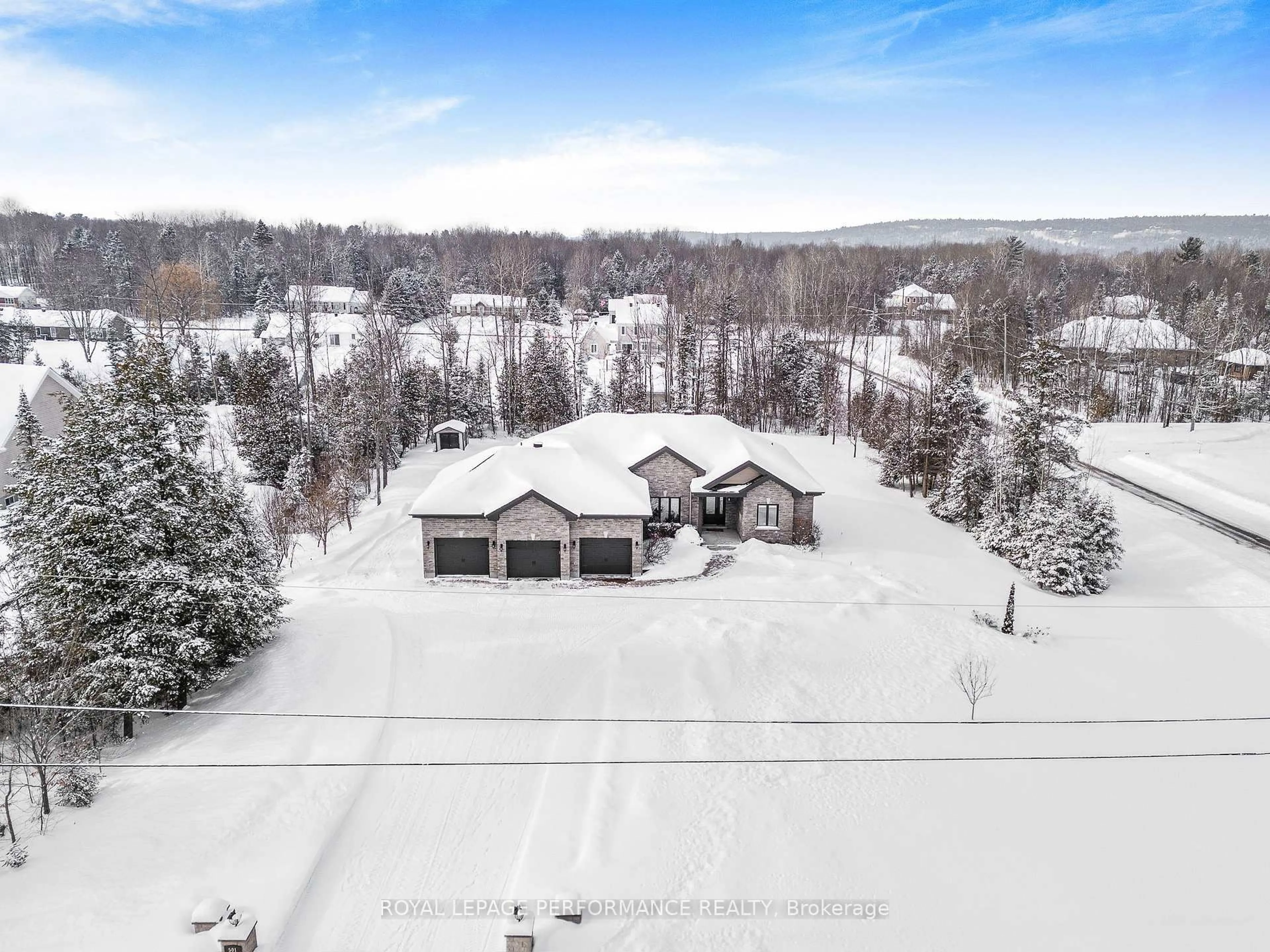 A pic from outside/outdoor area/front of a property/back of a property/a pic from drone, unknown for 501 Du Parc Rd, Champlain Ontario K0B 1K0