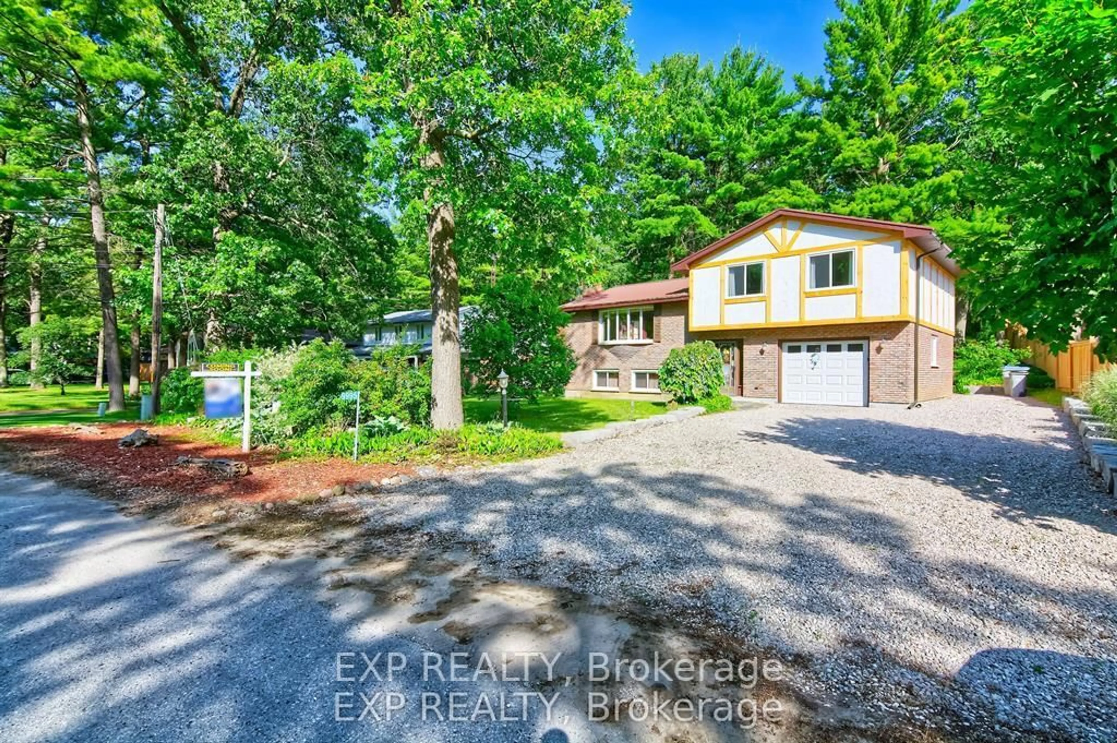 A pic from outside/outdoor area/front of a property/back of a property/a pic from drone, water/lake/river/ocean view for 9995 Port Franks Estates Dr, Lambton Shores Ontario N0M 2L0