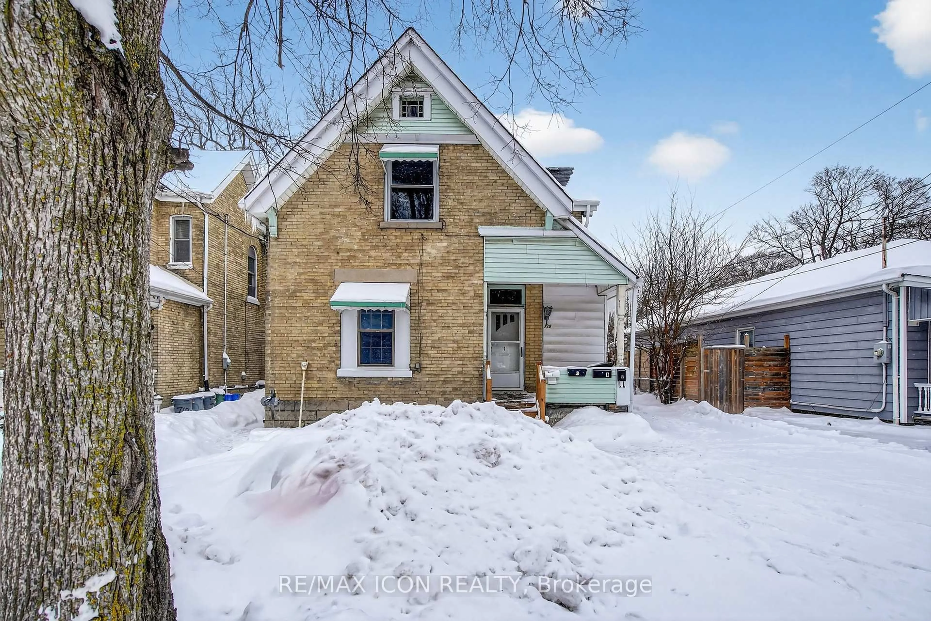 Home with brick exterior material, street for 720 Queens Ave, London East Ontario N5W 3H5