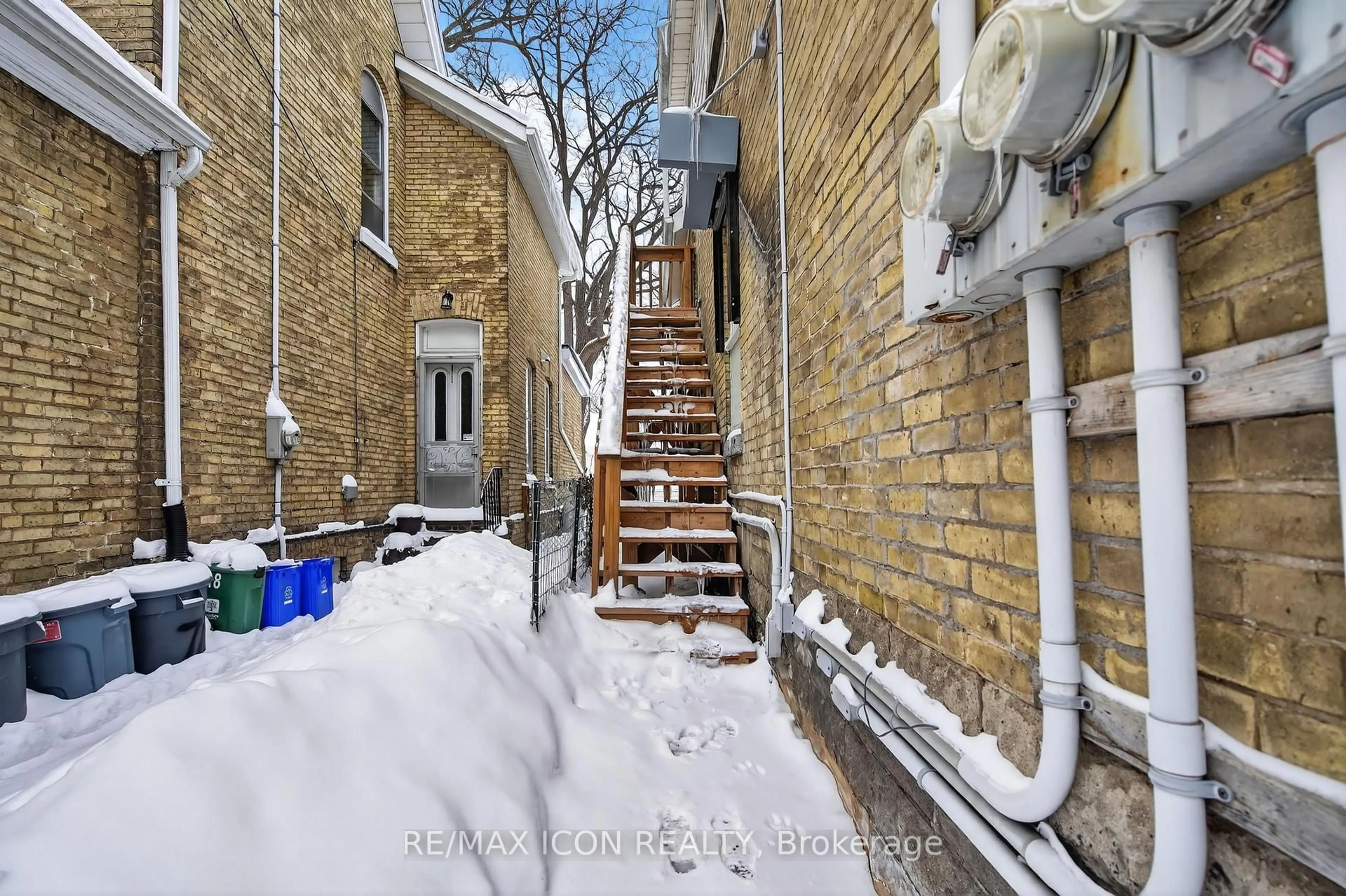 Stairs for 720 Queens Ave, London East Ontario N5W 3H5
