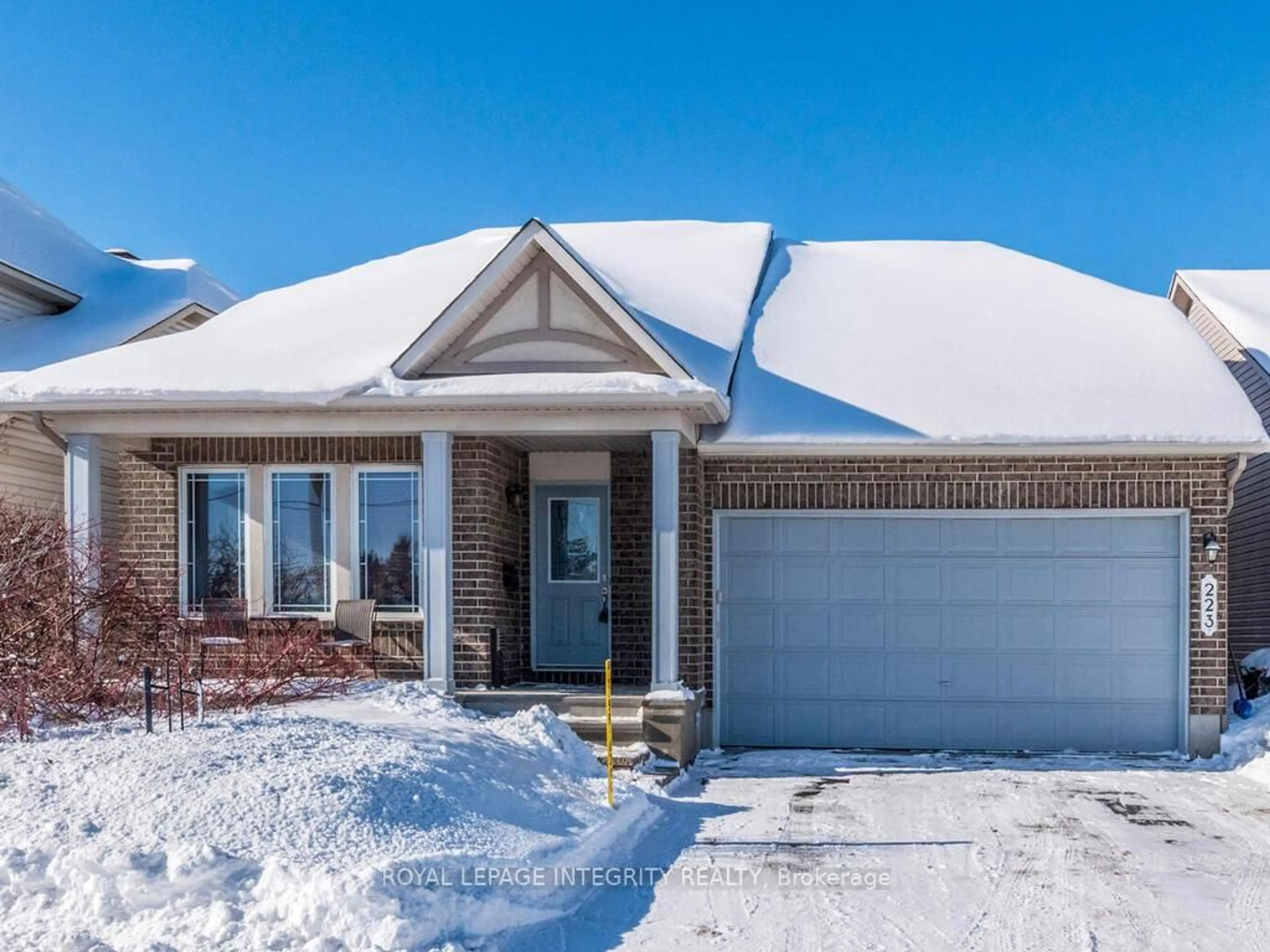 Home with brick exterior material, street for 223 Willow Creek Circ, Ottawa Ontario K2G 7B1