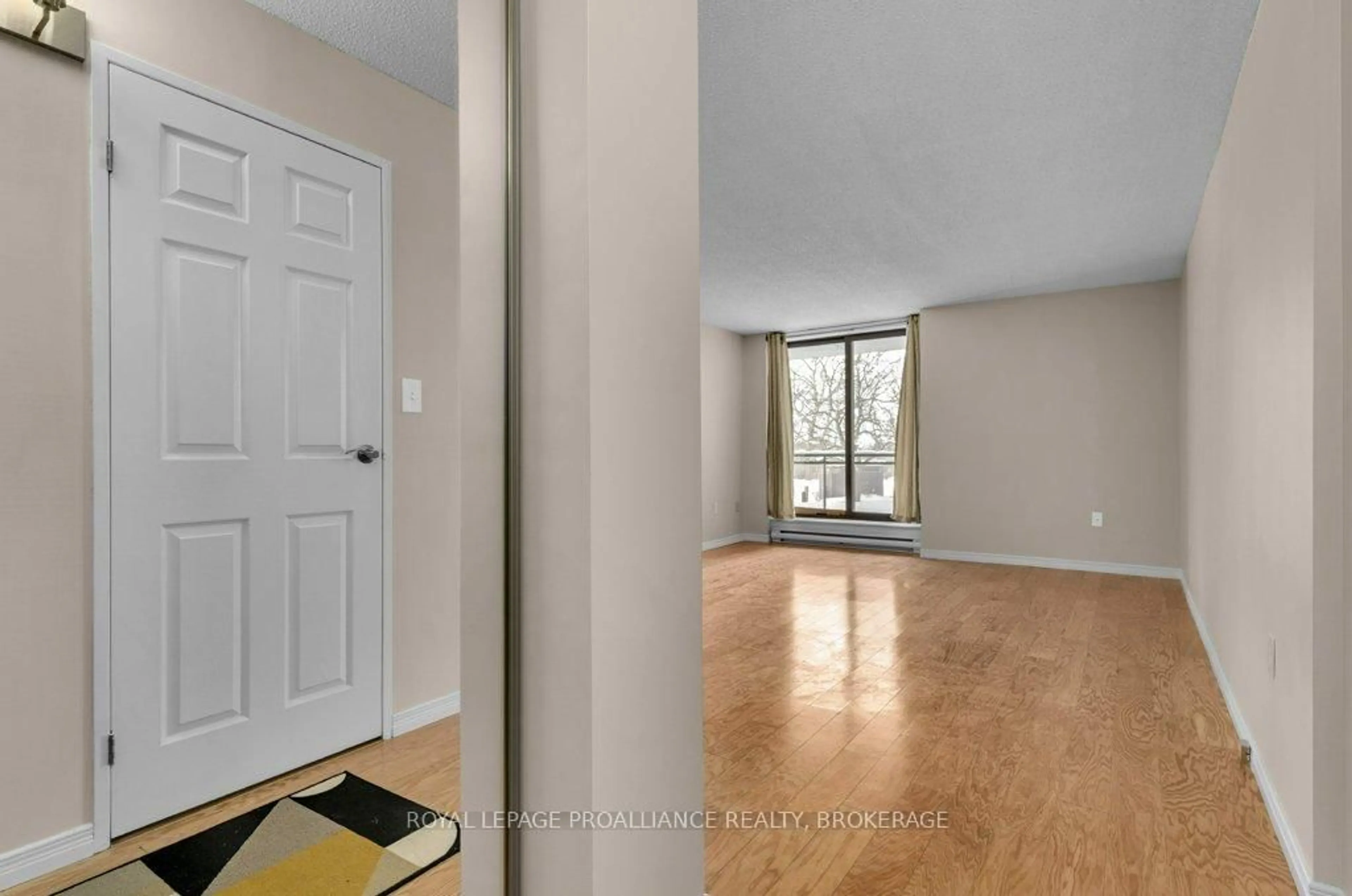 Indoor foyer for 120 Barrett Crt #111, Kingston Ontario K7L 5H6