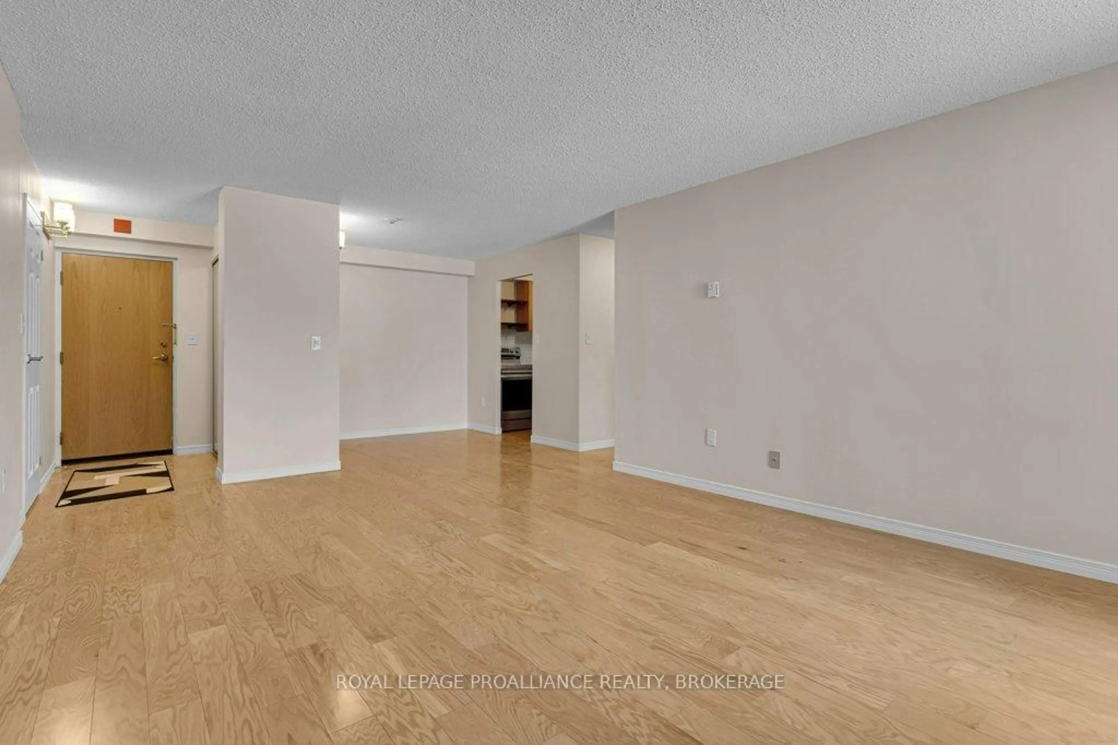 A pic of a room for 120 Barrett Crt #111, Kingston Ontario K7L 5H6