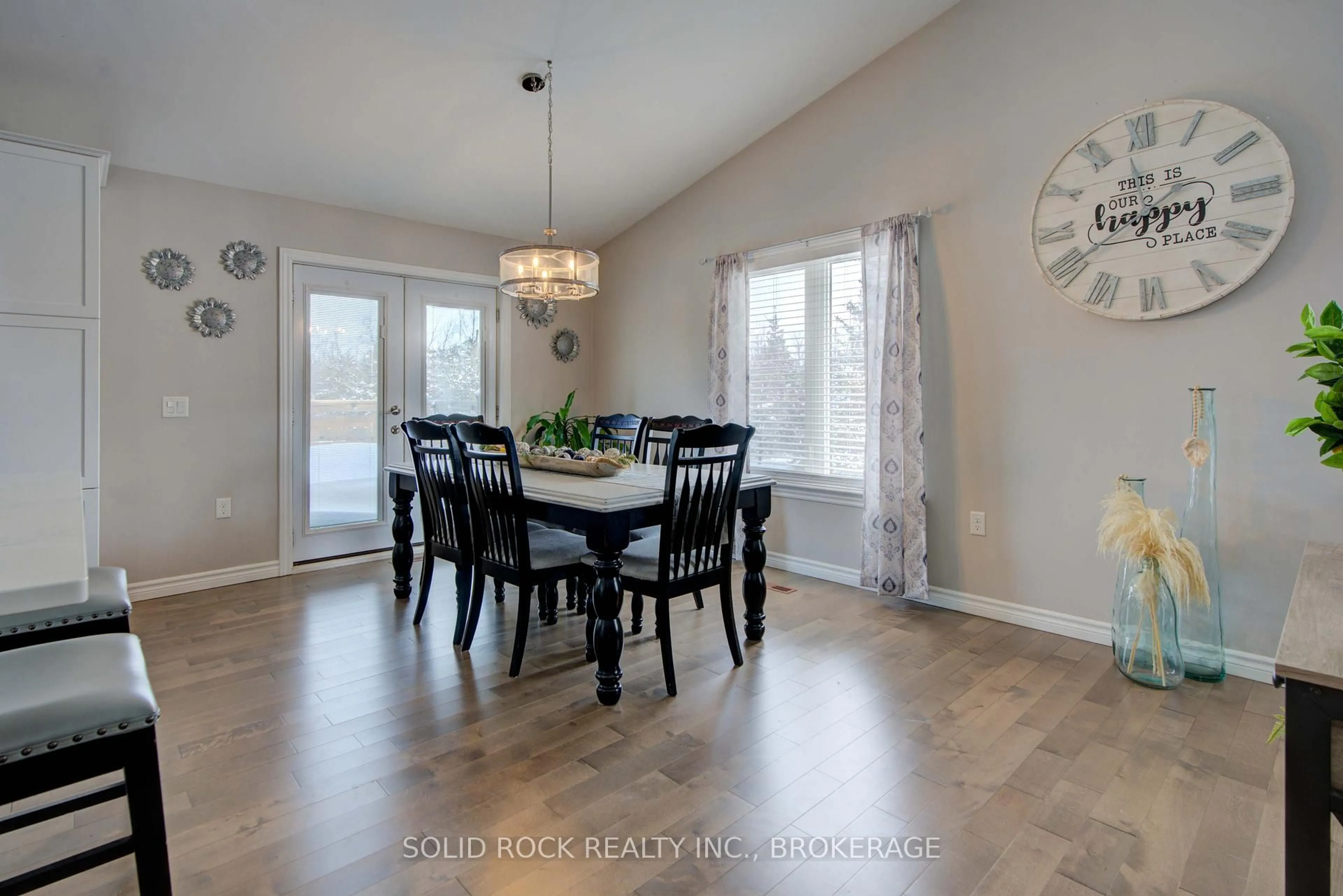 Dining room, wood/laminate floor for 3645 Murvale Rd, Harrowsmith Ontario K0H 1V0