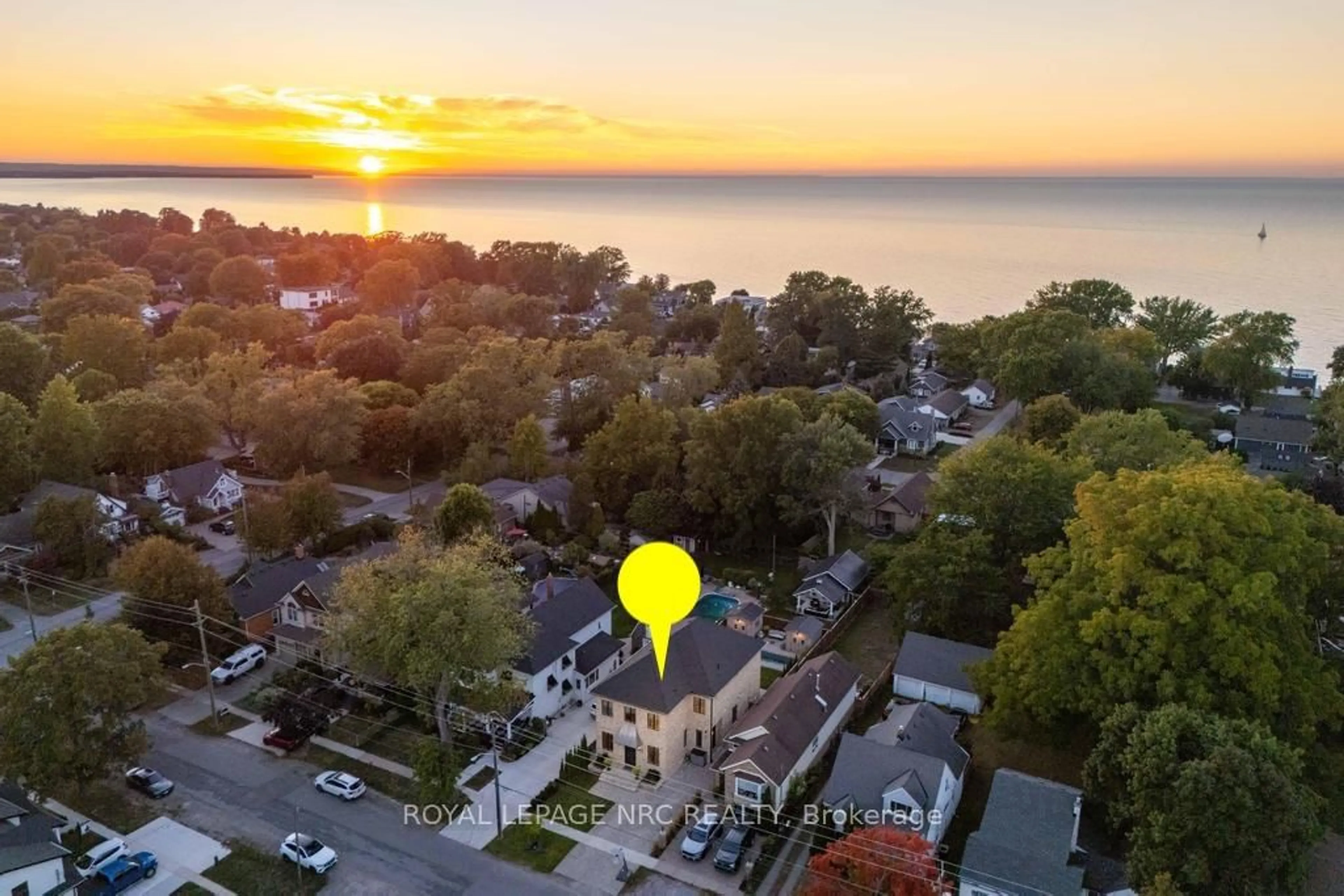A pic from outside/outdoor area/front of a property/back of a property/a pic from drone, water/lake/river/ocean view for 166 Dalhousie Ave, St. Catharines Ontario L2N 4X7