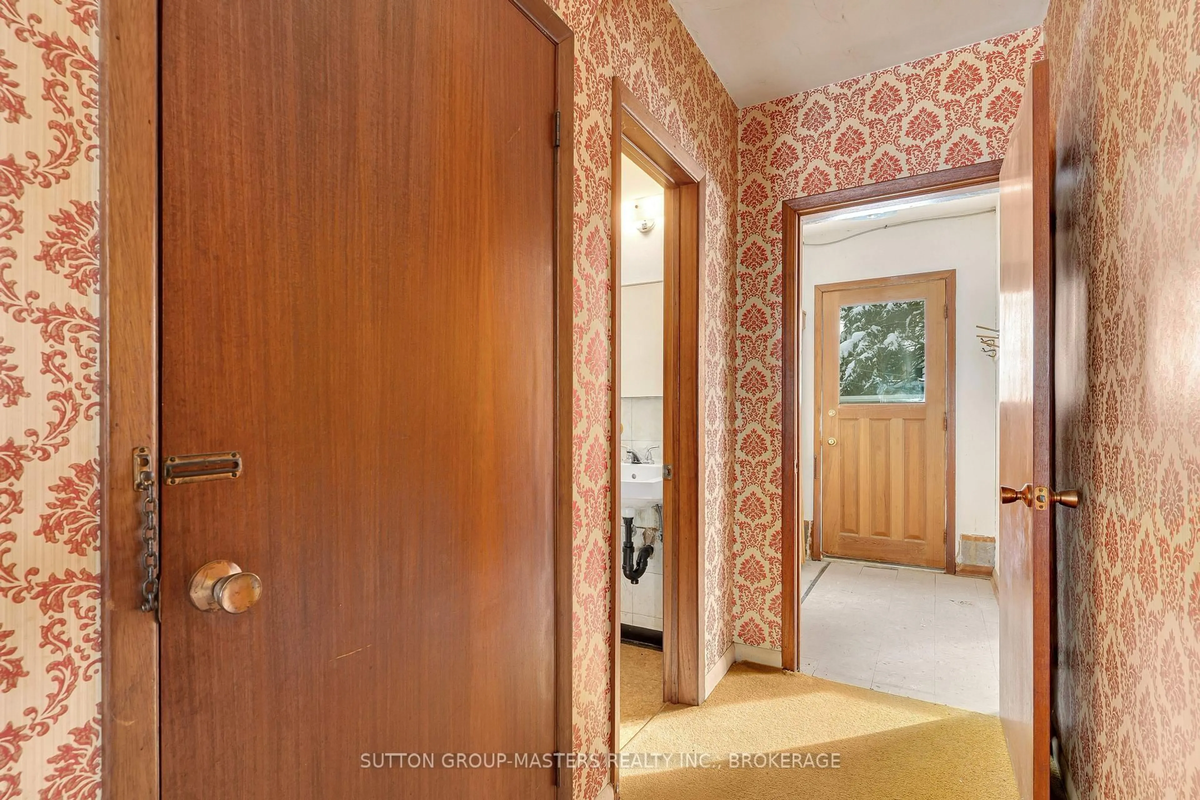 Indoor entryway for 278 Van Order Dr, Kingston Ontario K7M 1C3