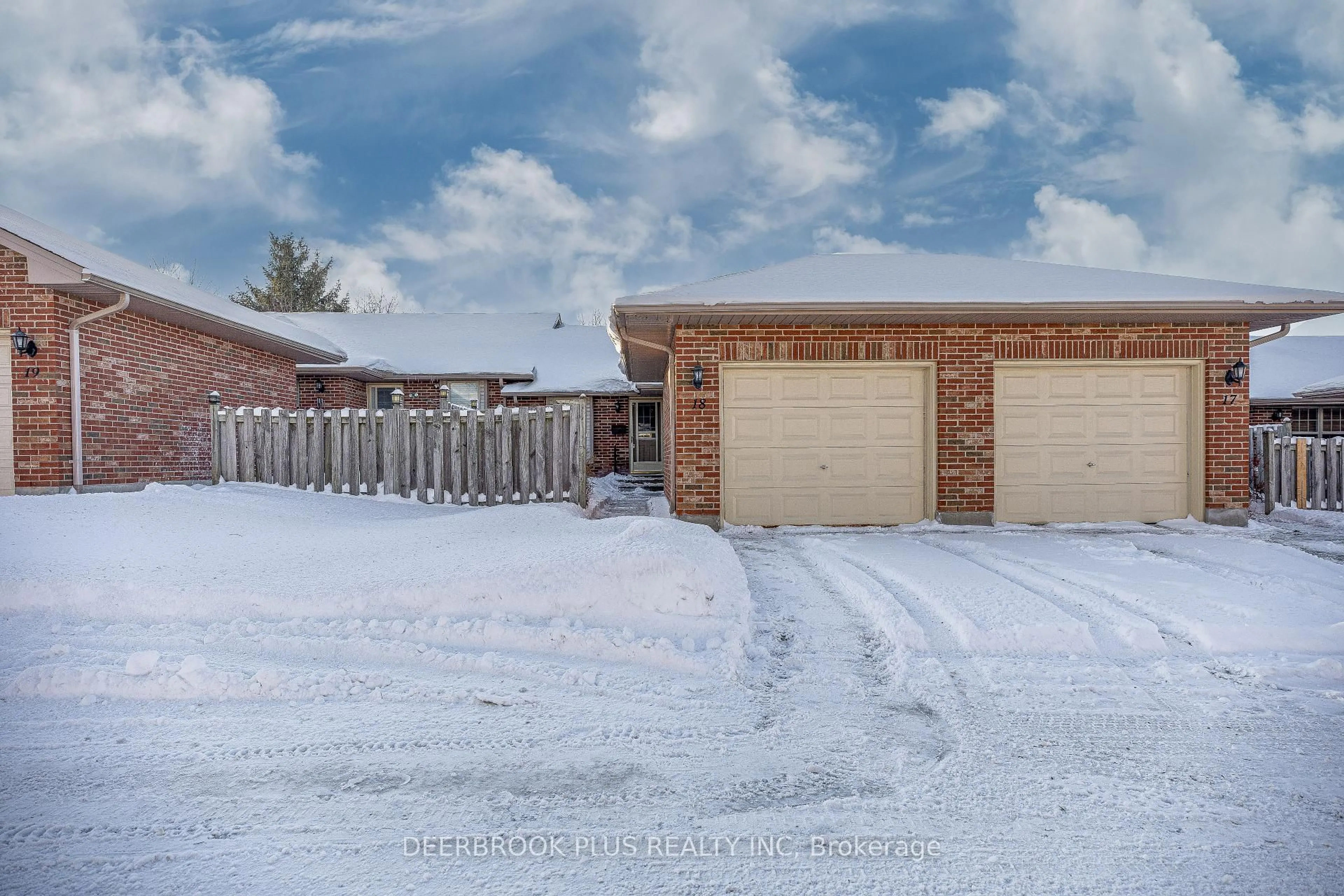 Unknown for 80 Centre St #18, London South Ontario N6J 1T5