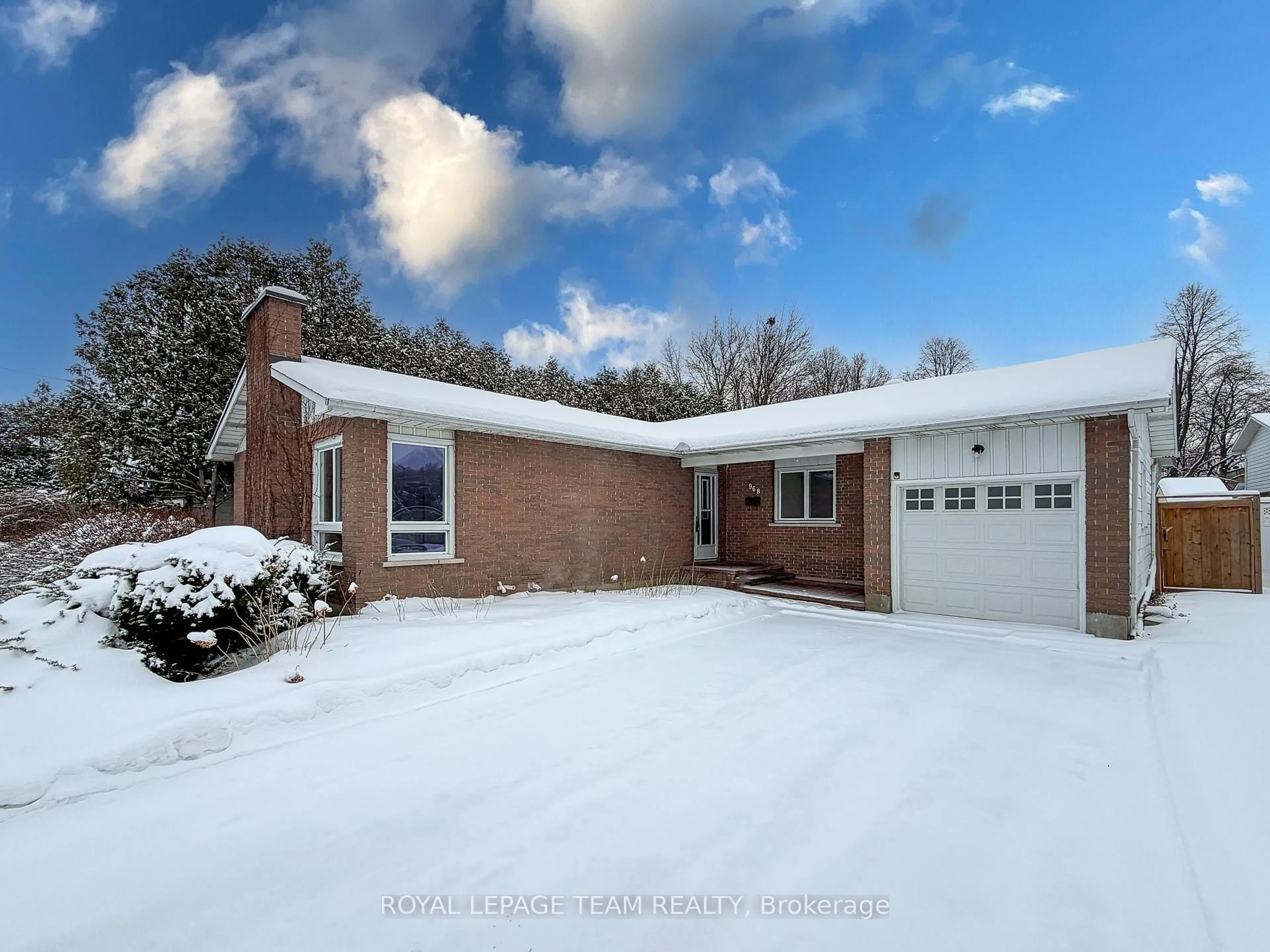 Home with brick exterior material, street for 968 Walkley Rd, Ottawa Ontario K1V 6R3
