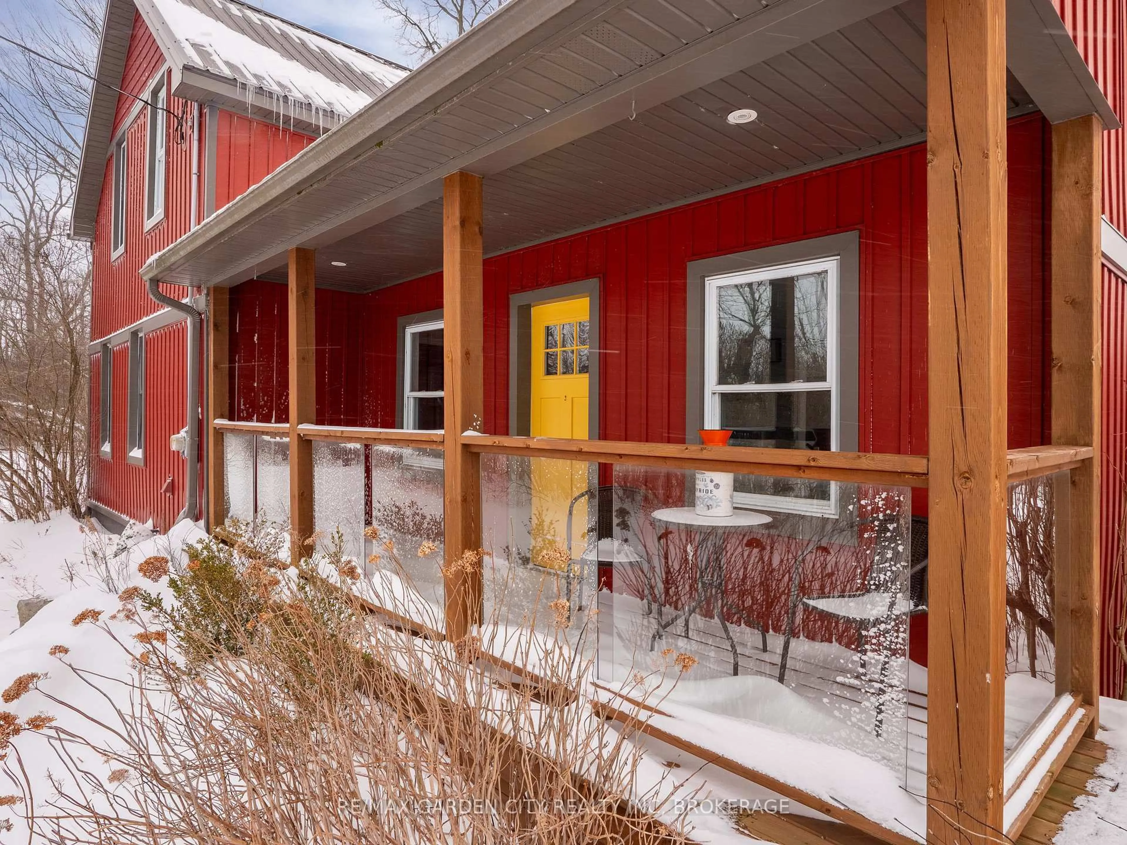 Patio, street for 521 NETHERBY Rd, Welland Ontario L3B 5N7