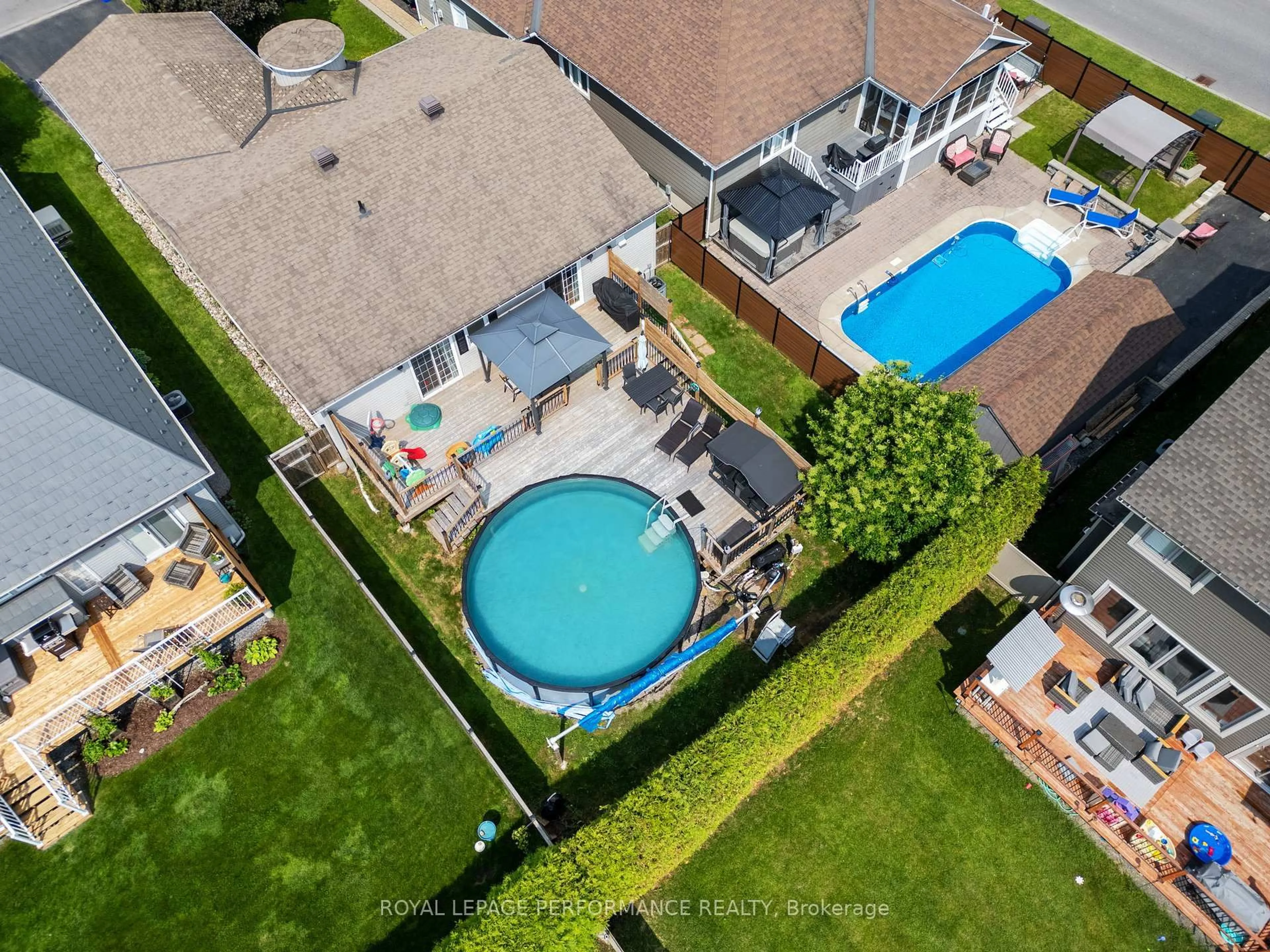 A pic from outside/outdoor area/front of a property/back of a property/a pic from drone, unknown for 7 Settlement Lane, Russell Ontario K4R 0A4