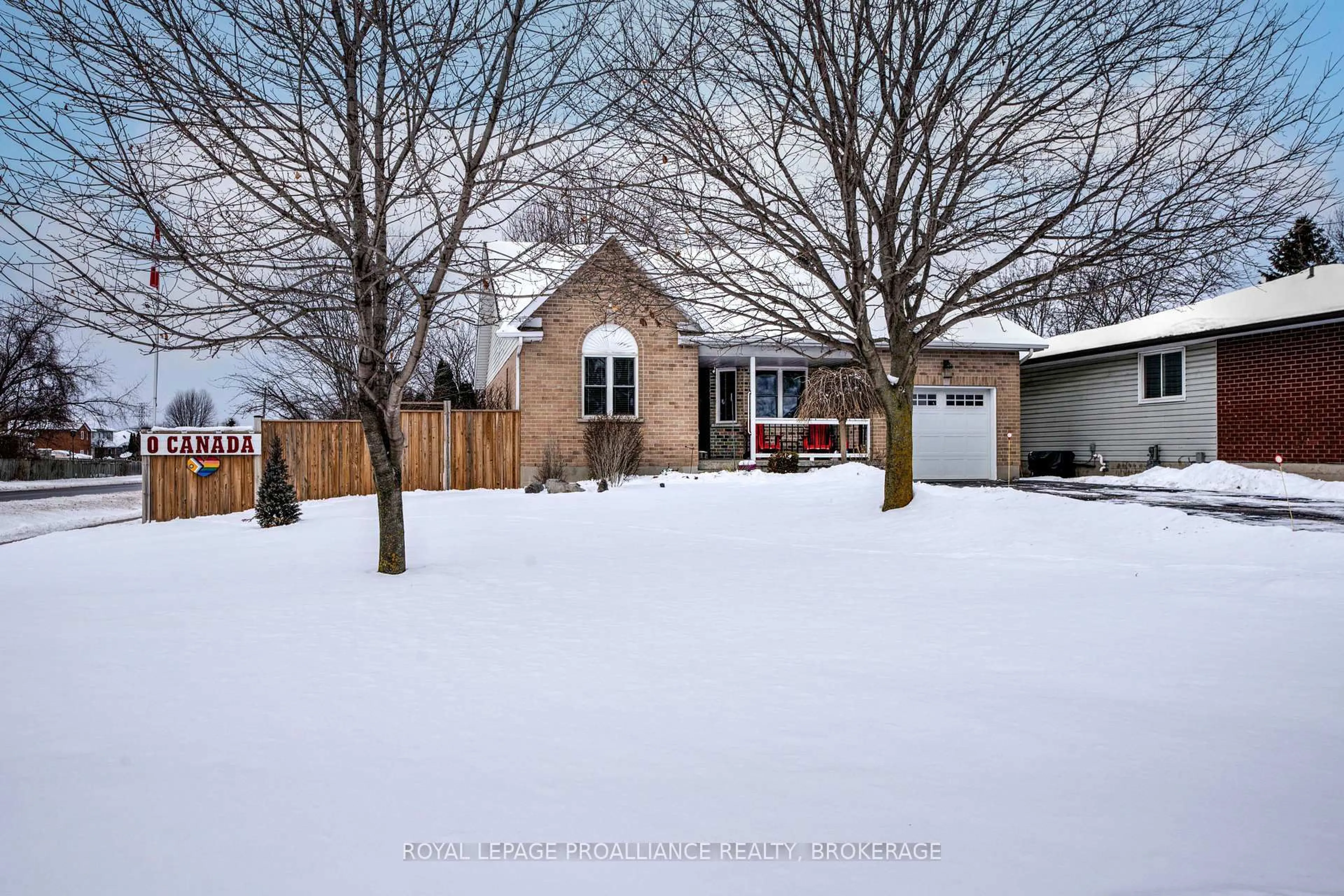 A pic from outside/outdoor area/front of a property/back of a property/a pic from drone, street for 406 Waterloo Dr, Kingston Ontario K7M 8K7