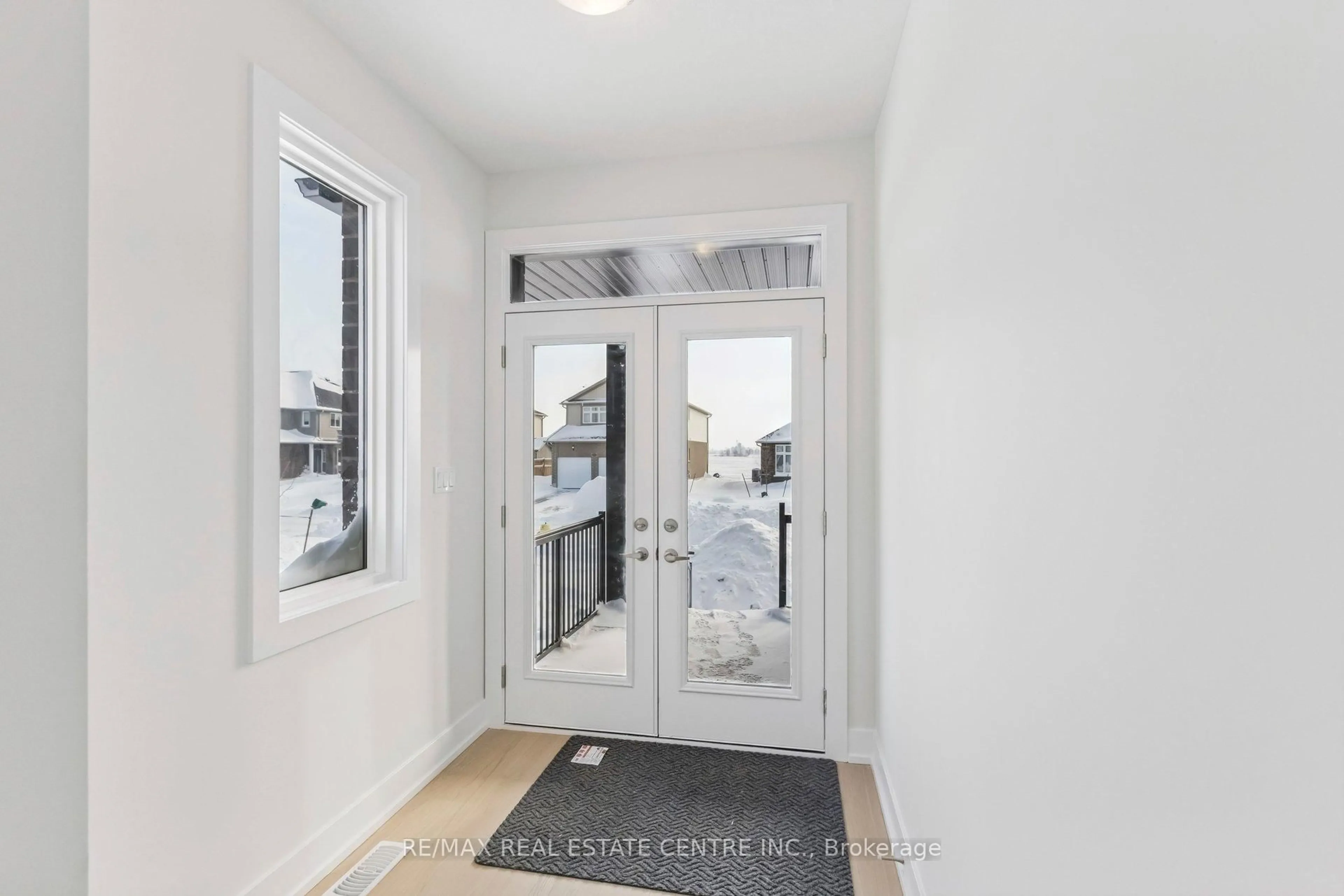 Indoor entryway for 123 Maple St, Mapleton Ontario N0G 1P0