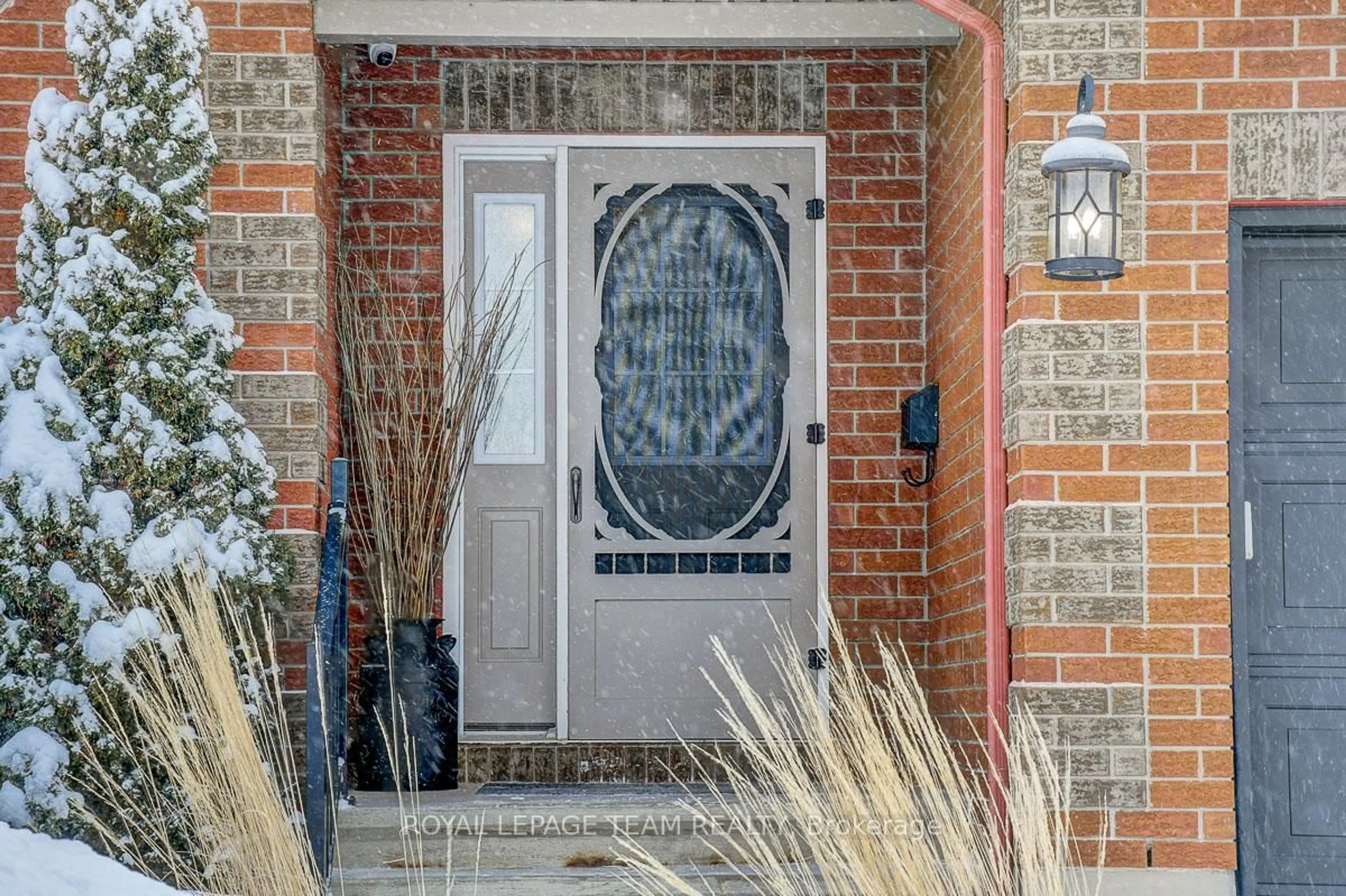 Indoor entryway for 28 Prime Pl, Carleton Place Ontario K7C 4T2