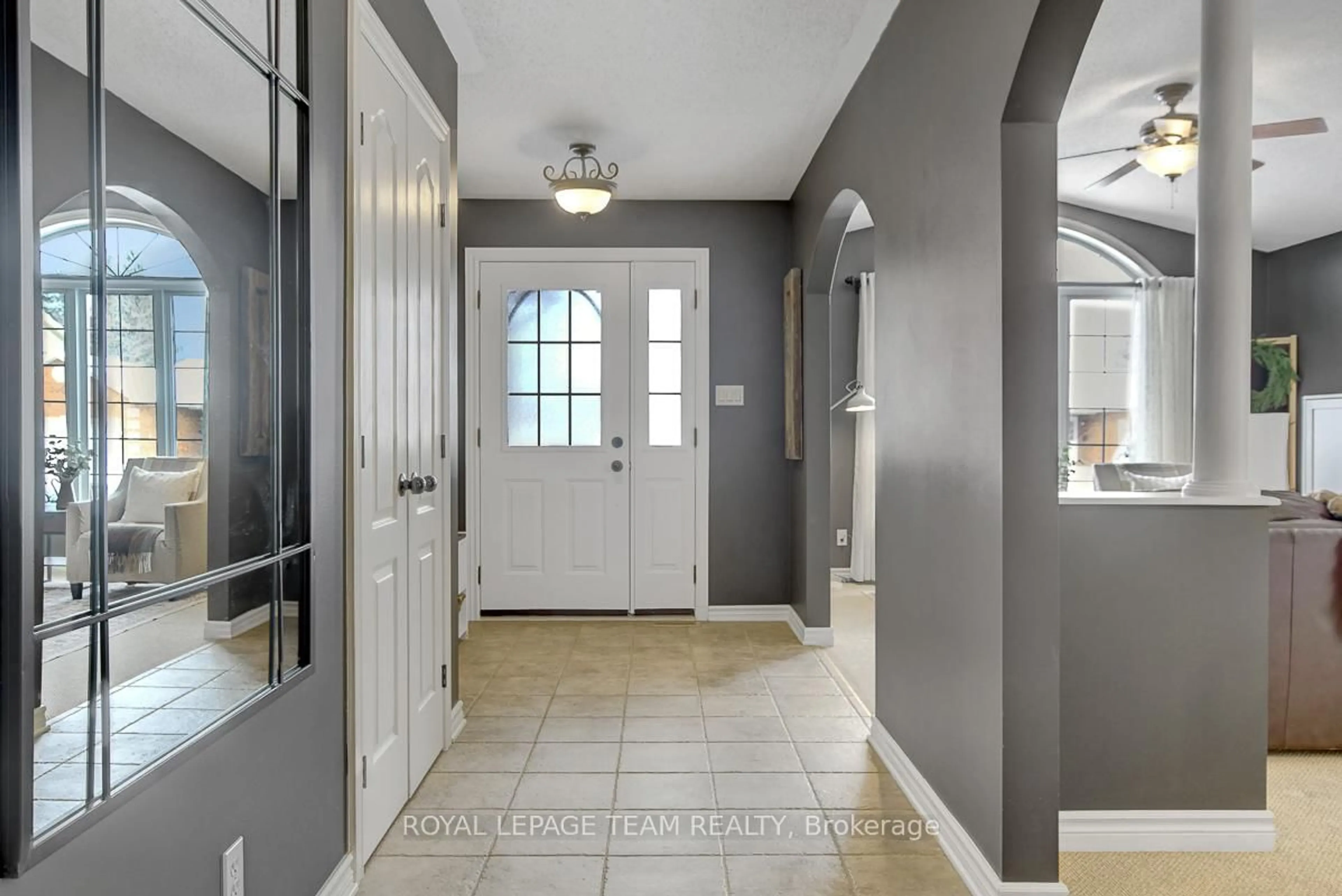 Indoor entryway for 28 Prime Pl, Carleton Place Ontario K7C 4T2