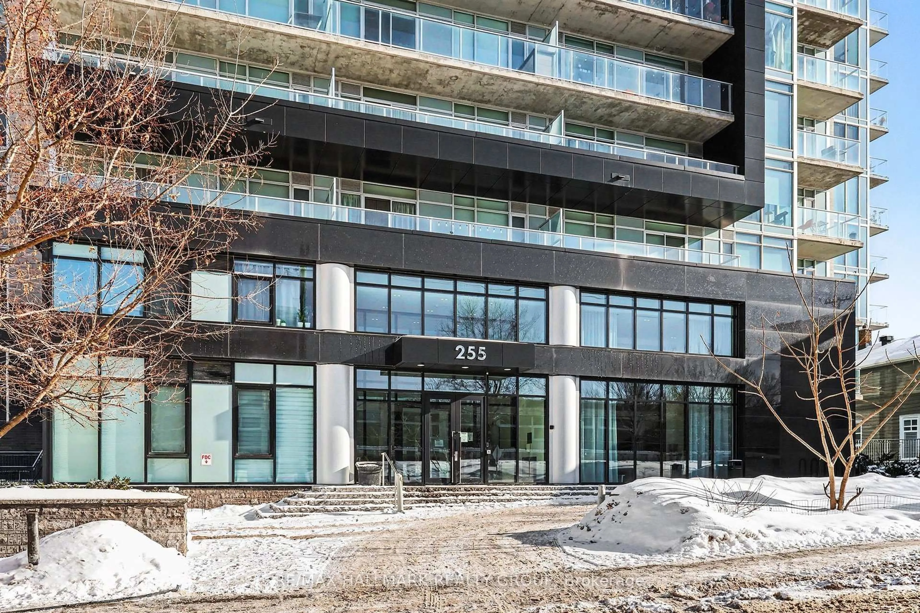 Indoor foyer for 255 Bay St #1412, Ottawa Ontario K1R 0C5