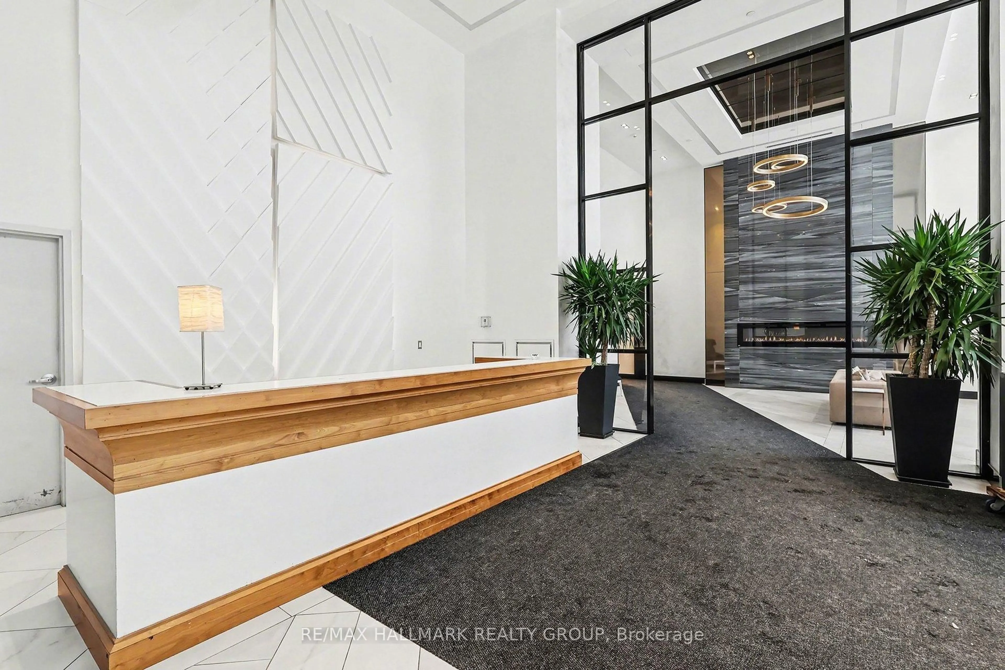 Unknown for 255 Bay St #1412, Ottawa Ontario K1R 0C5