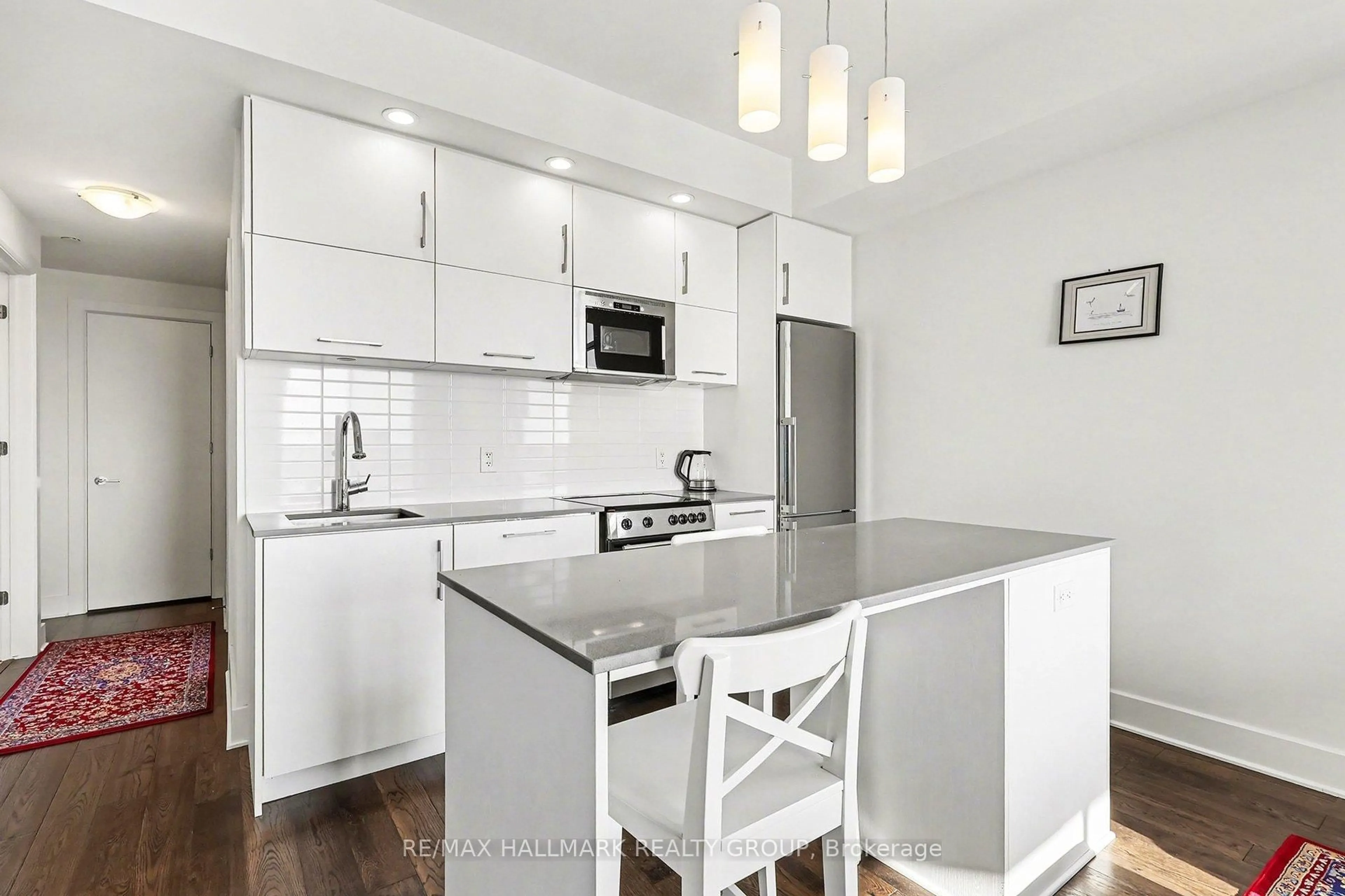 Unknown for 255 Bay St #1412, Ottawa Ontario K1R 0C5