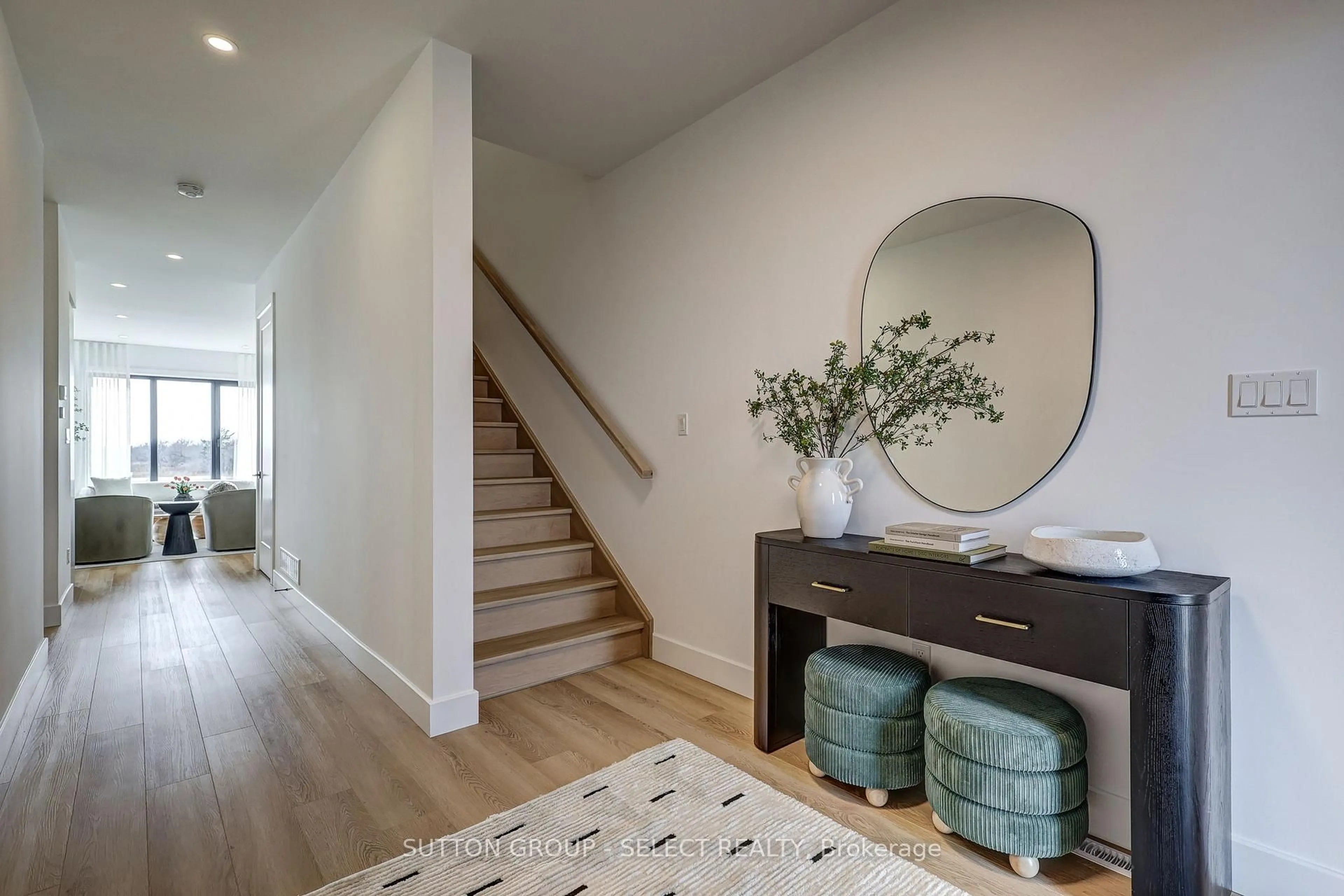 Indoor entryway for 29 Optimist Dr, Southwold Ontario N5P 3T2