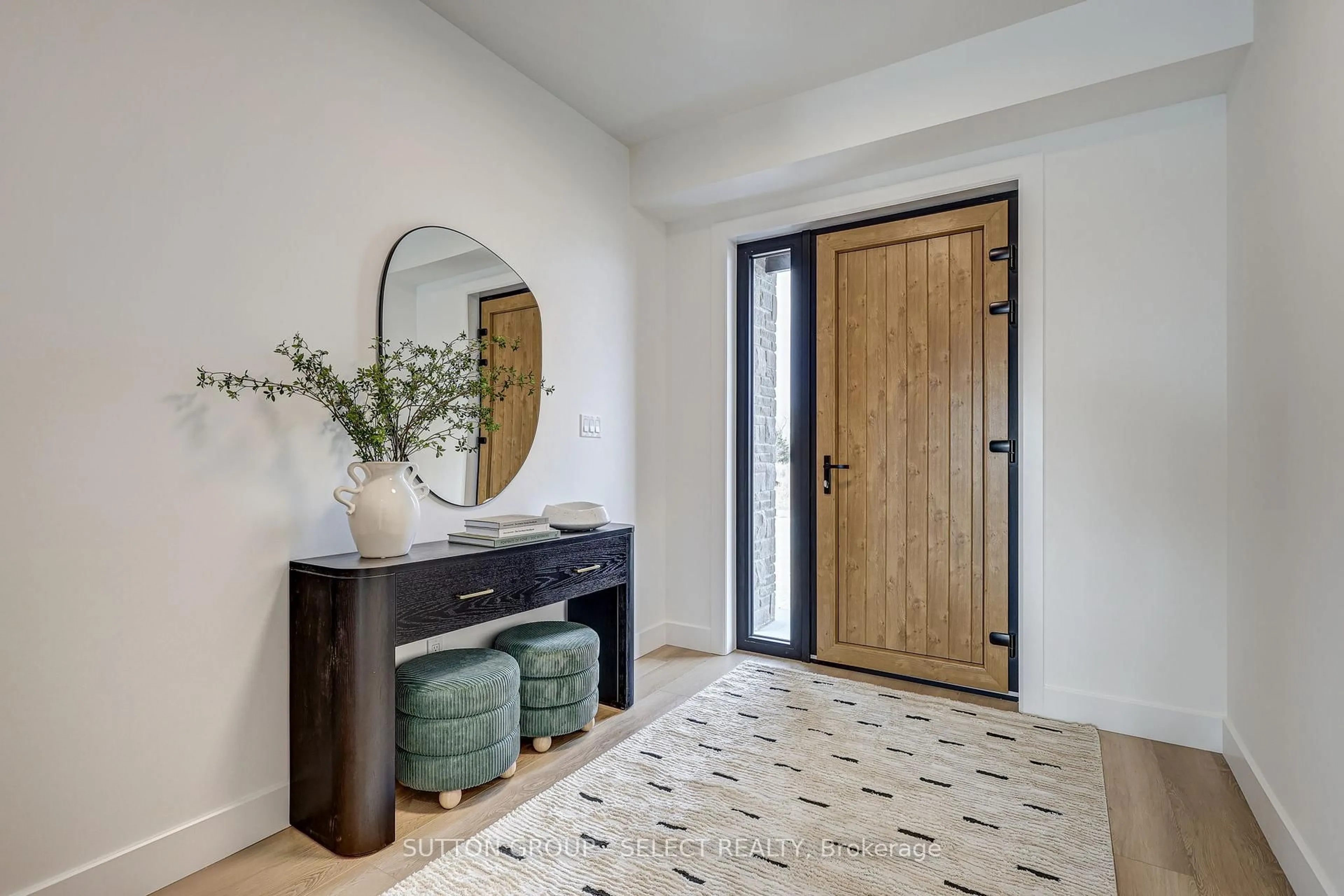 Indoor entryway for 29 Optimist Dr, Southwold Ontario N5P 3T2