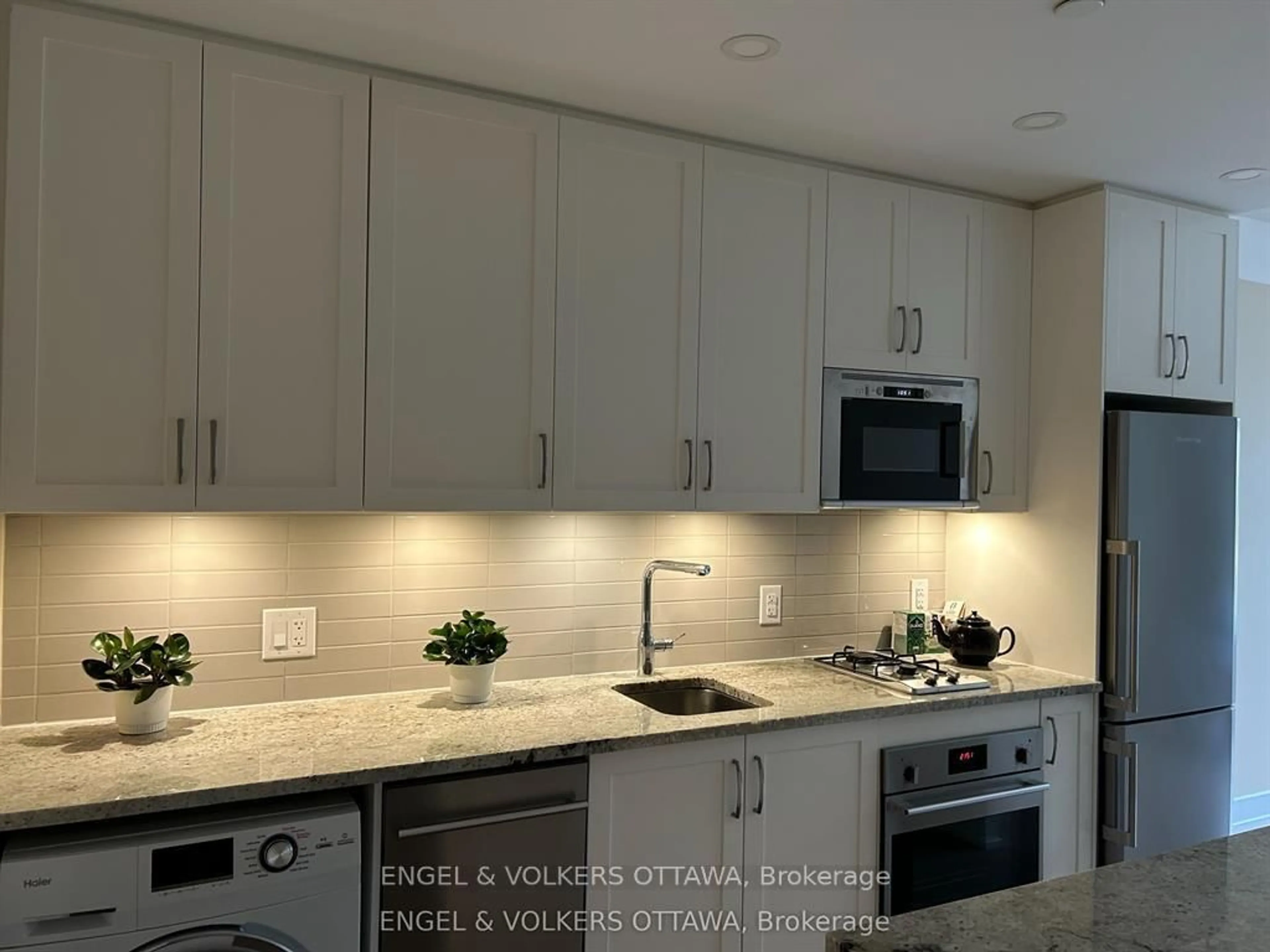 Unknown for 60 Springhurst Ave #303, Ottawa Ontario K1S 5V7