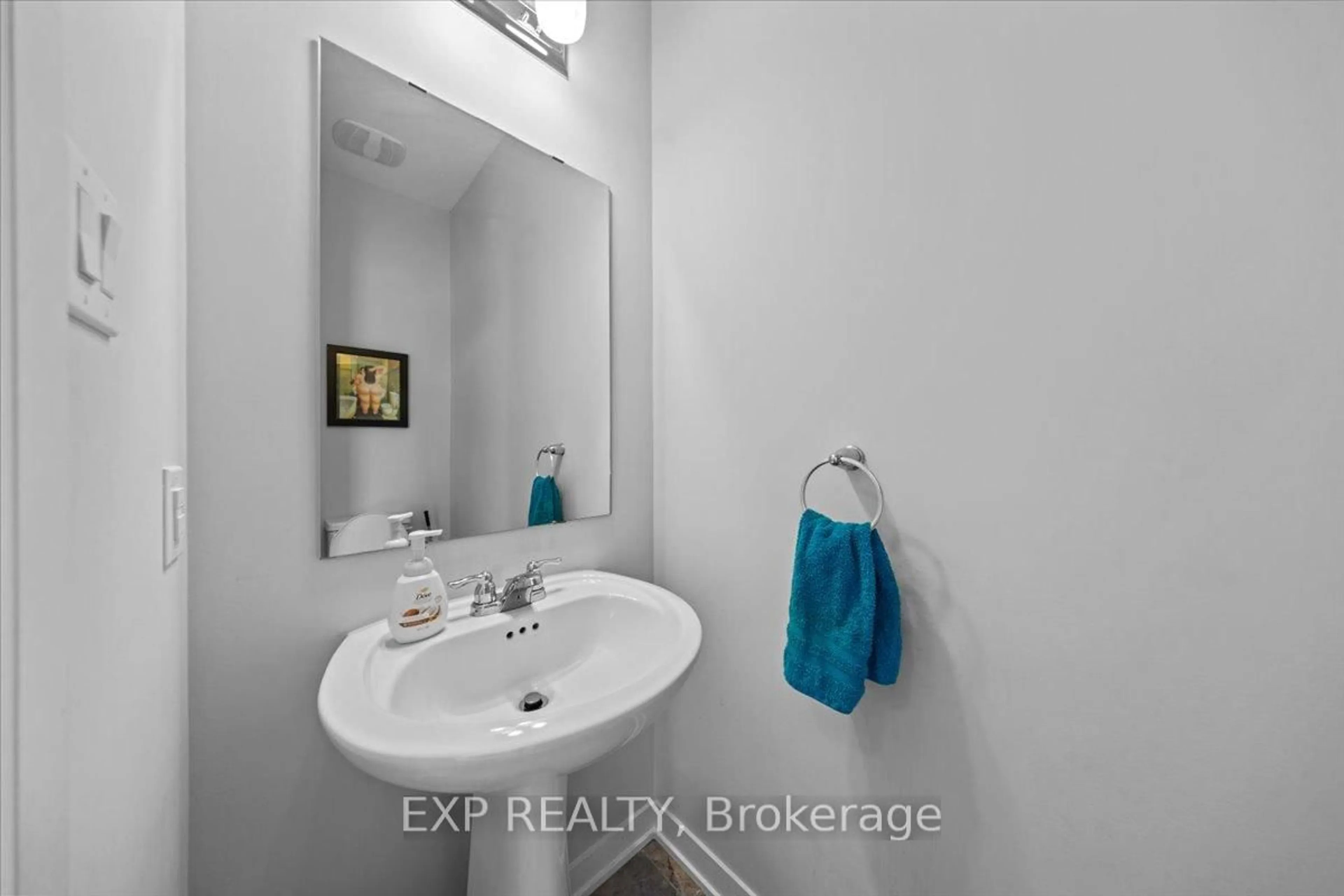 Standard bathroom, ceramic/tile floor for 686 Quilter Row #307, Richmond Ontario K0A 2Z0
