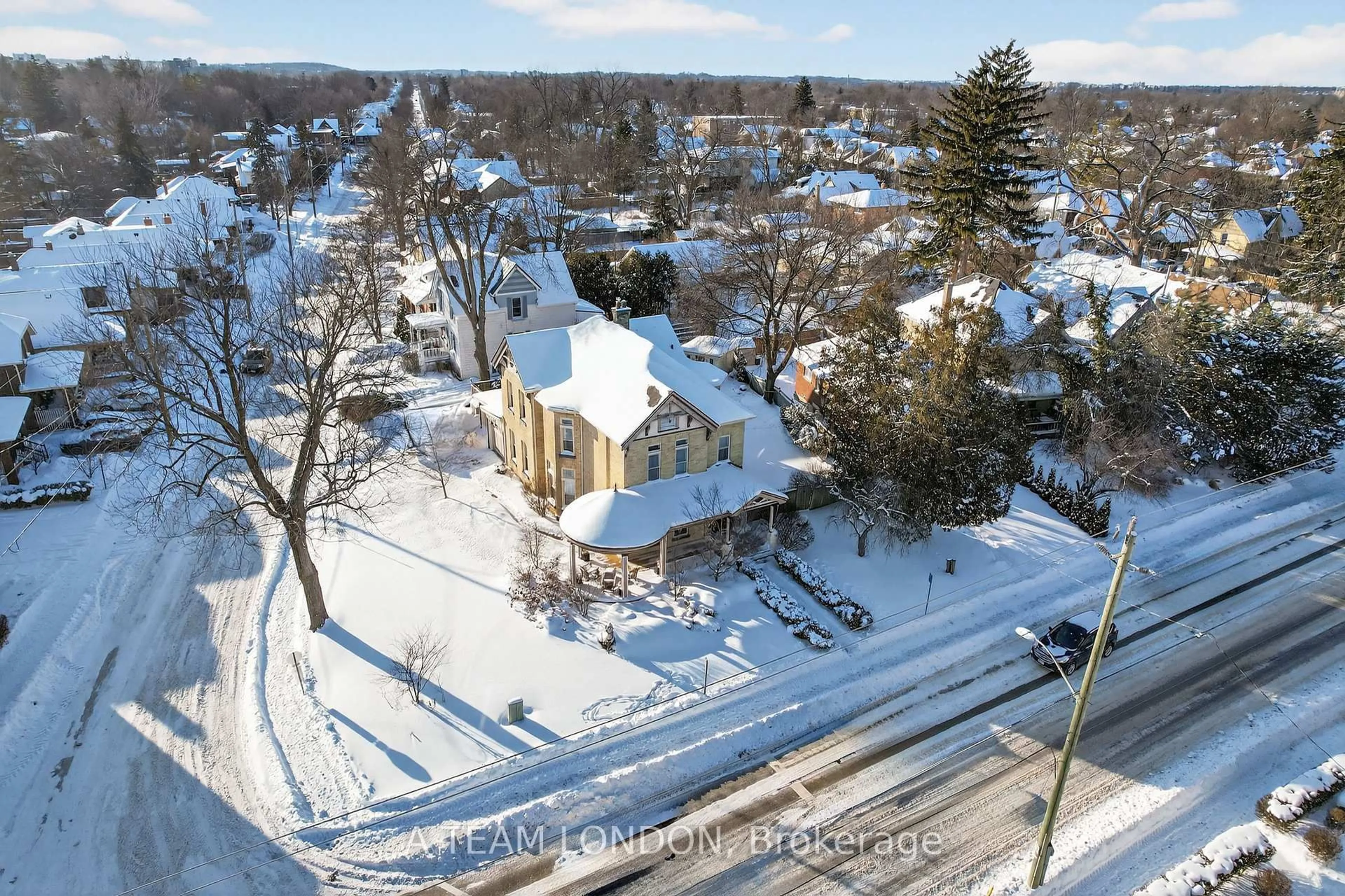 A pic from outside/outdoor area/front of a property/back of a property/a pic from drone, street for 307 Ridout St, London South Ontario N6C 3Y9