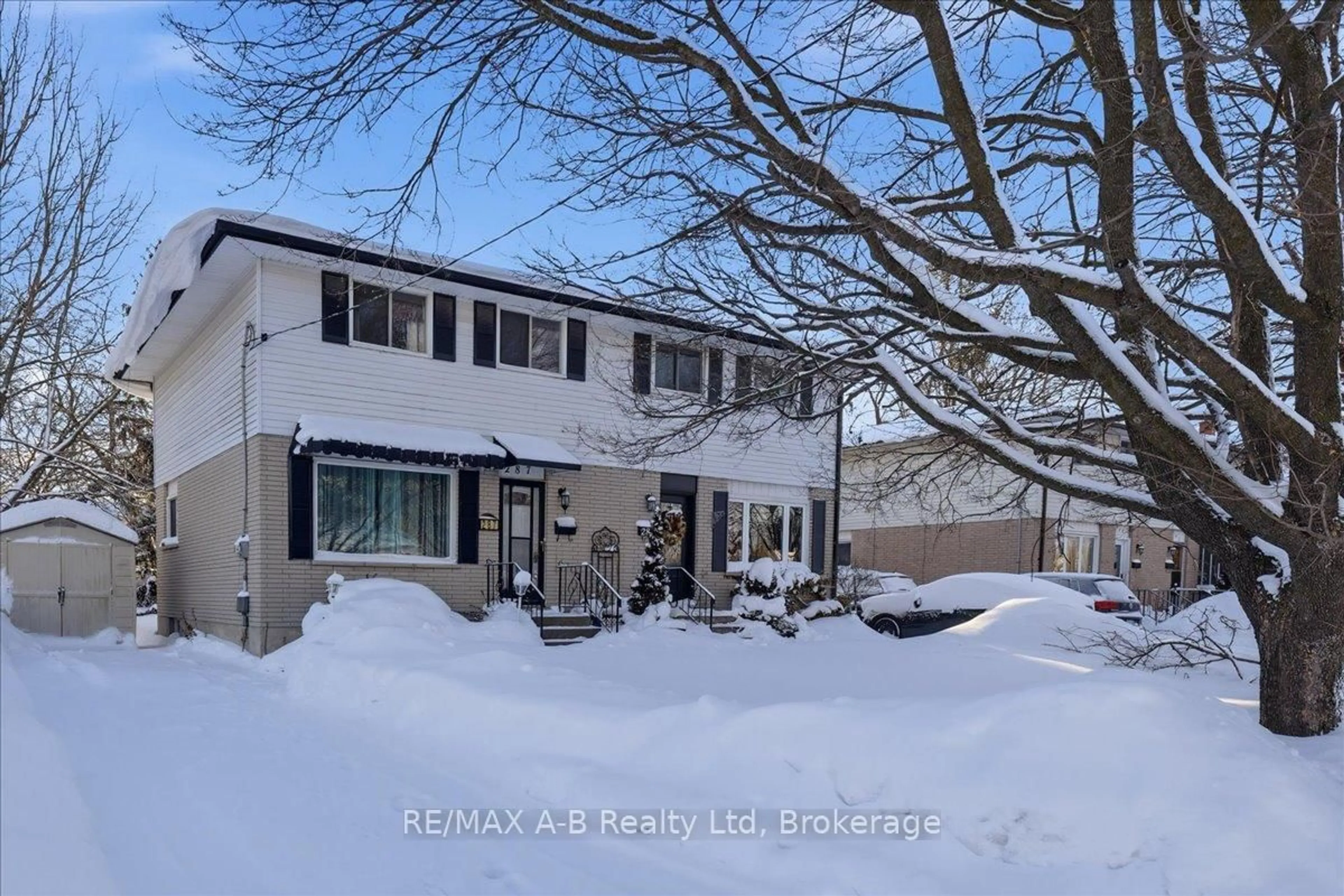 A pic from outside/outdoor area/front of a property/back of a property/a pic from drone, street for 287 Front St, Stratford Ontario N5A 4J1