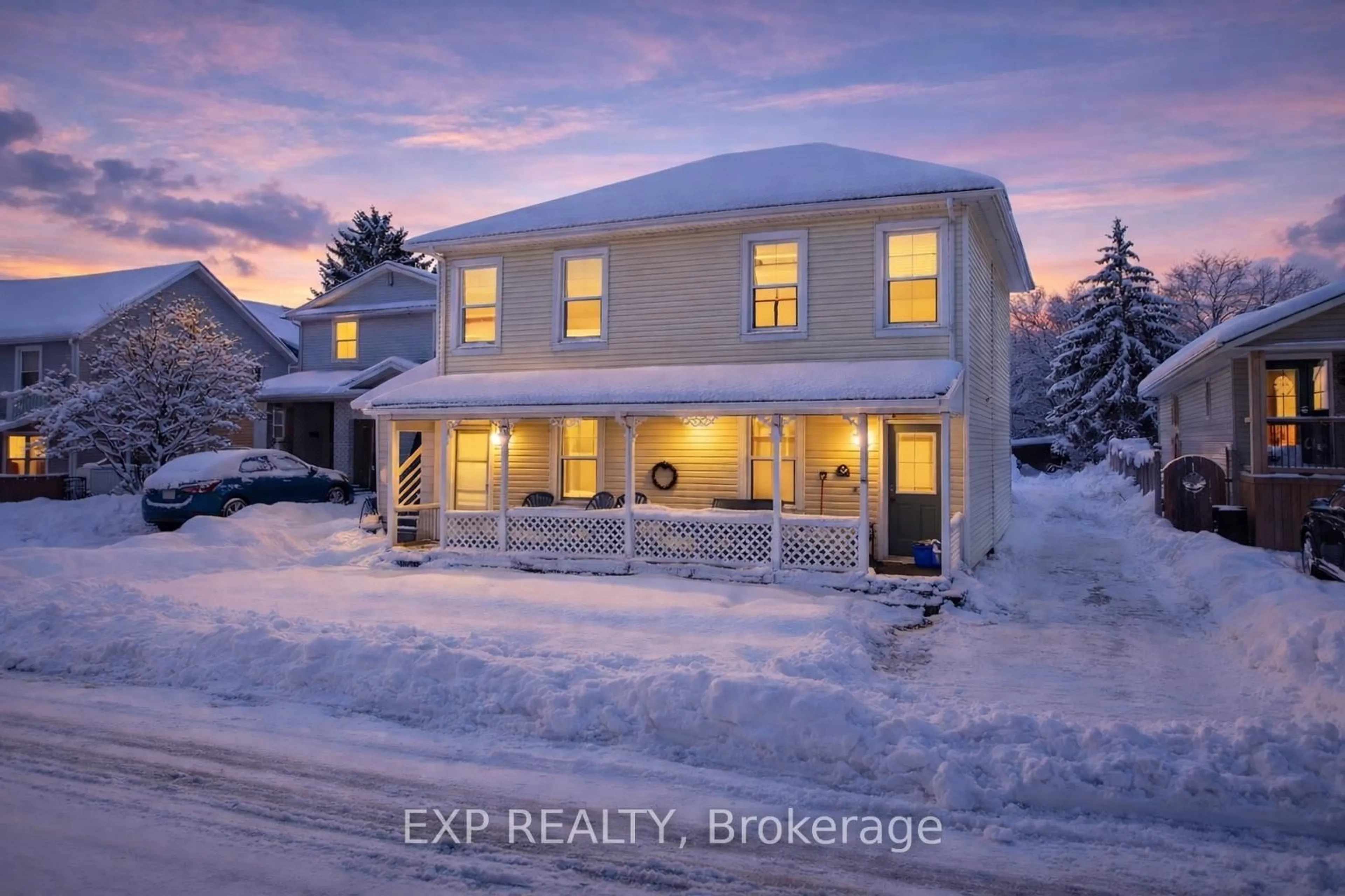 A pic from outside/outdoor area/front of a property/back of a property/a pic from drone, street for 68-70 South George St, Belleville Ontario K8N 3G6