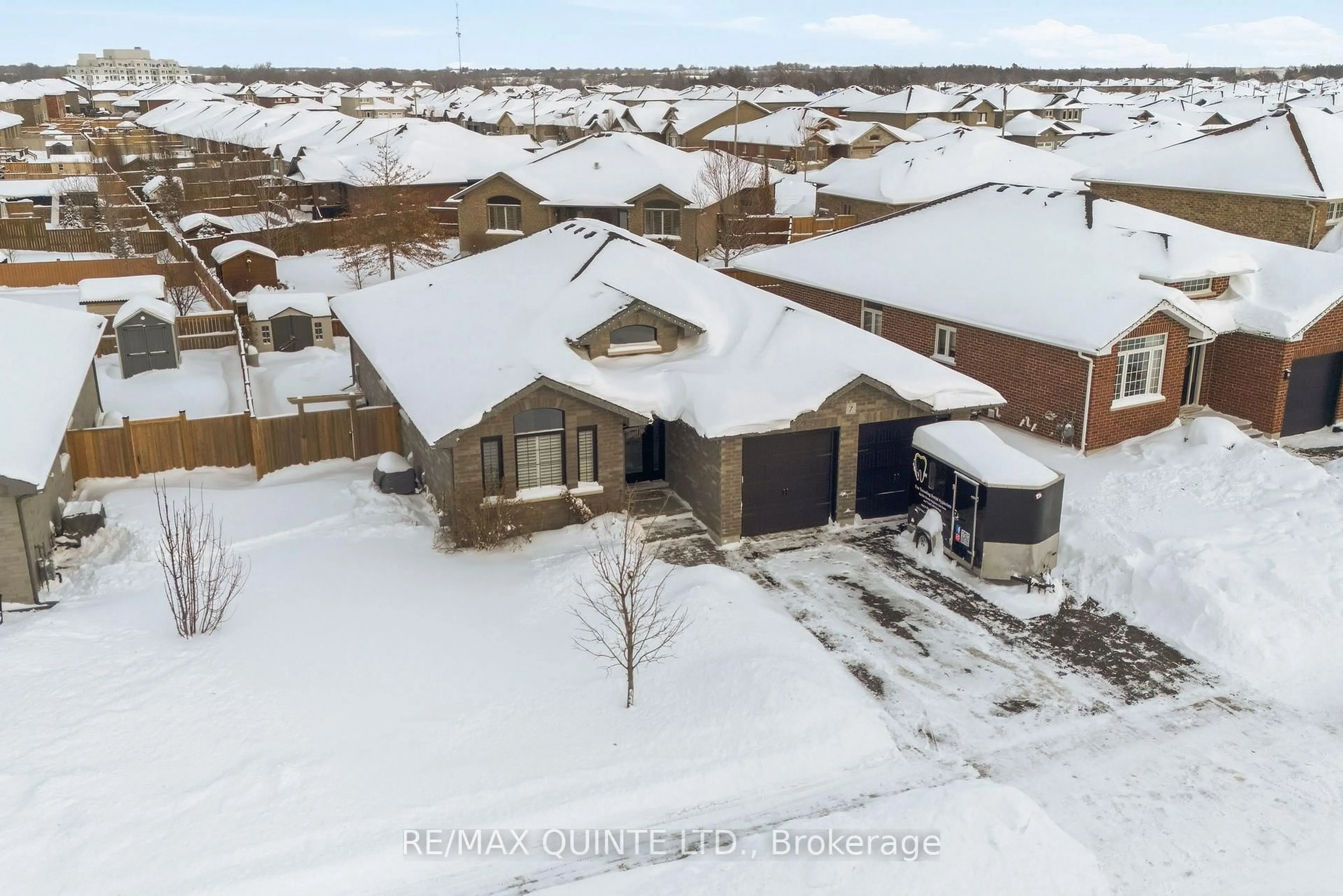 A pic from outside/outdoor area/front of a property/back of a property/a pic from drone, street for 7 Bevan Dr, Belleville Ontario K8N 0H3