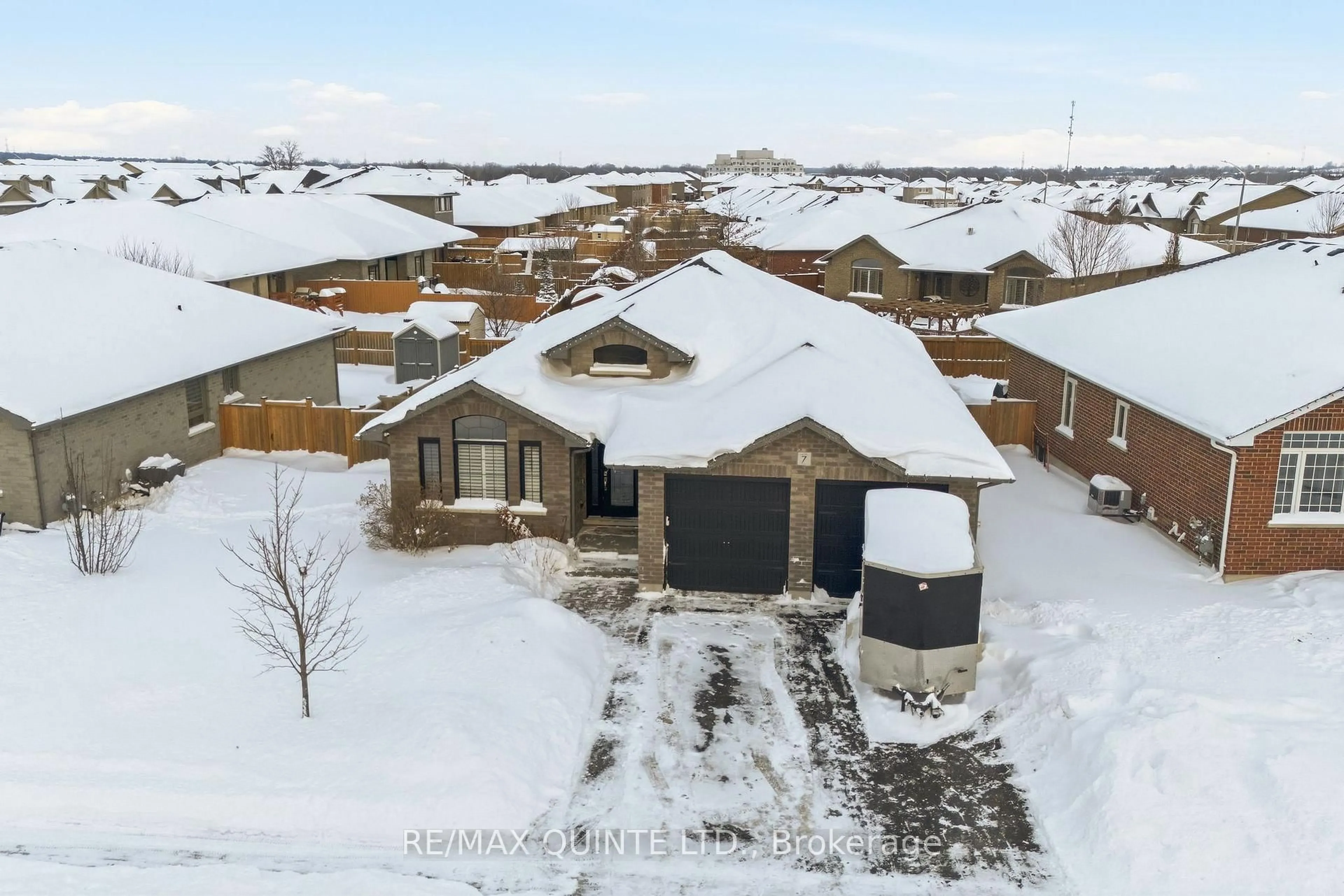 A pic from outside/outdoor area/front of a property/back of a property/a pic from drone, street for 7 Bevan Dr, Belleville Ontario K8N 0H3