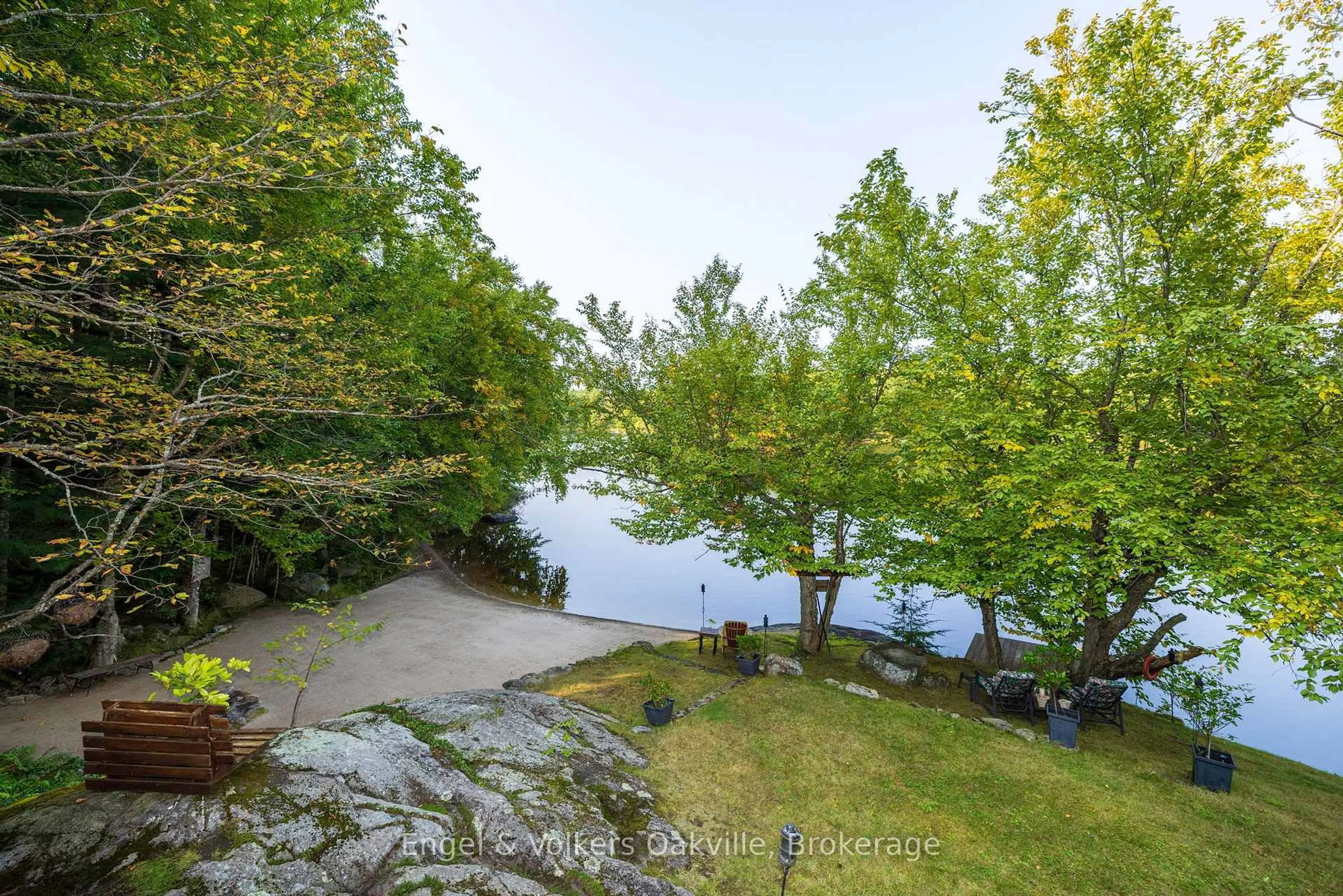 Patio, water/lake/river/ocean view for 87 Dayeo Dr, Georgian Bay Ontario P0C 1H0