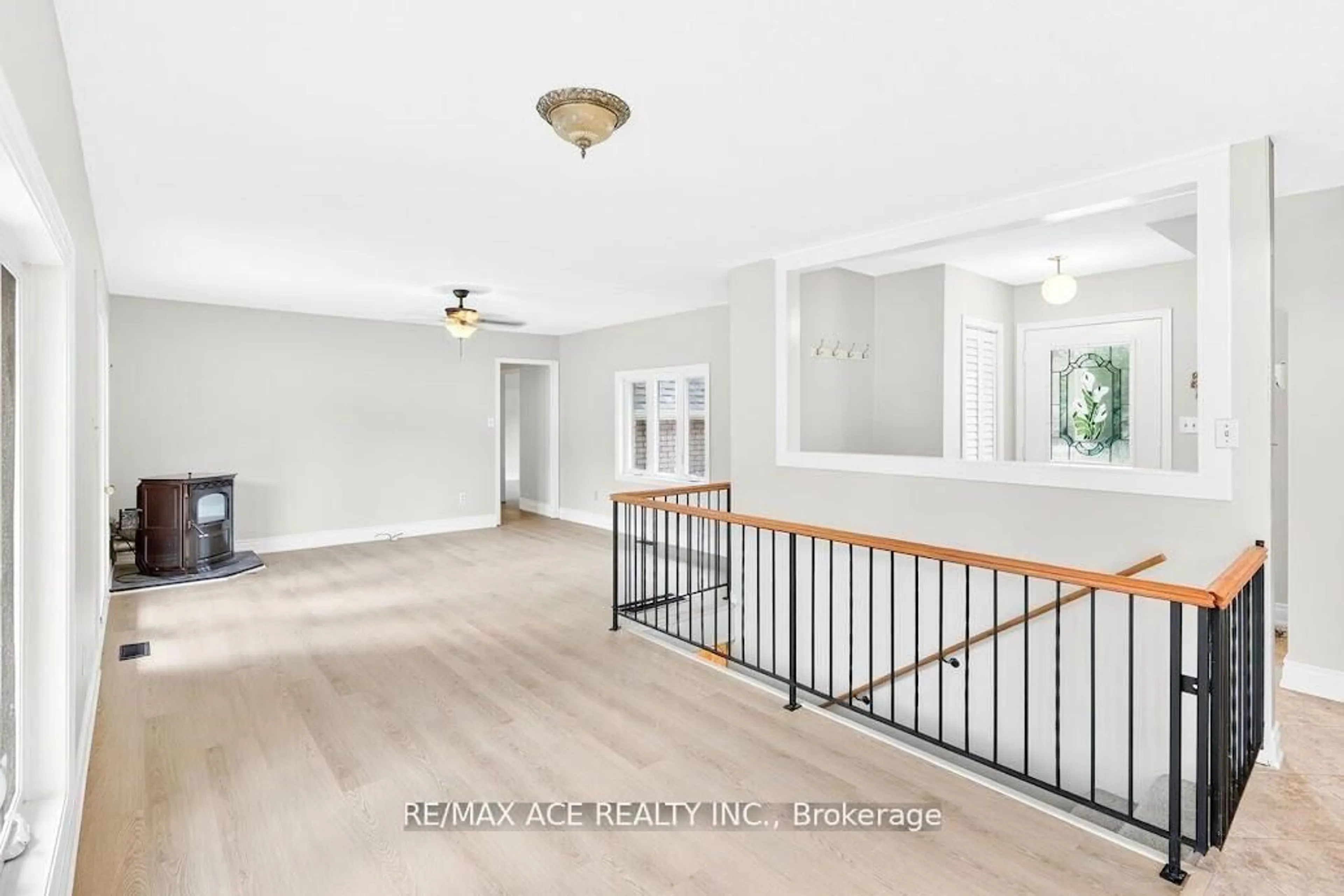 Indoor entryway for 2425 North School Rd, Havelock-Belmont-Methuen Ontario K0L 1Z0