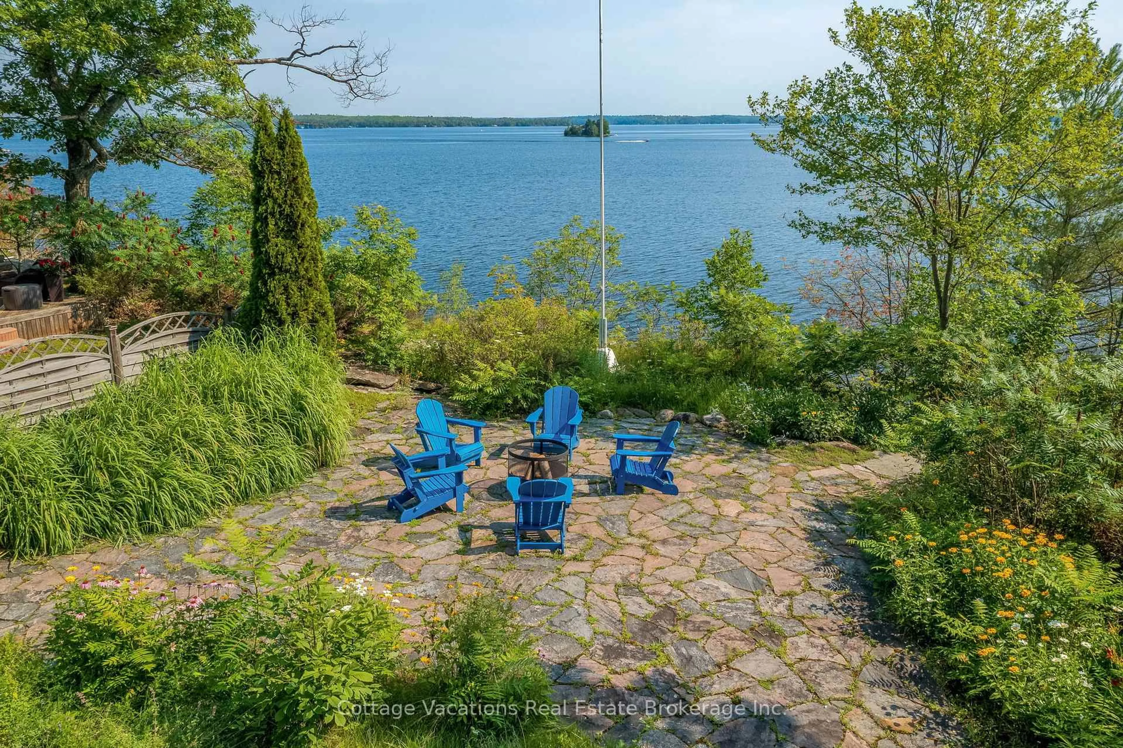 Patio, water/lake/river/ocean view for 1016 Lawland Heights Rd, Gravenhurst Ontario P1P 1R2