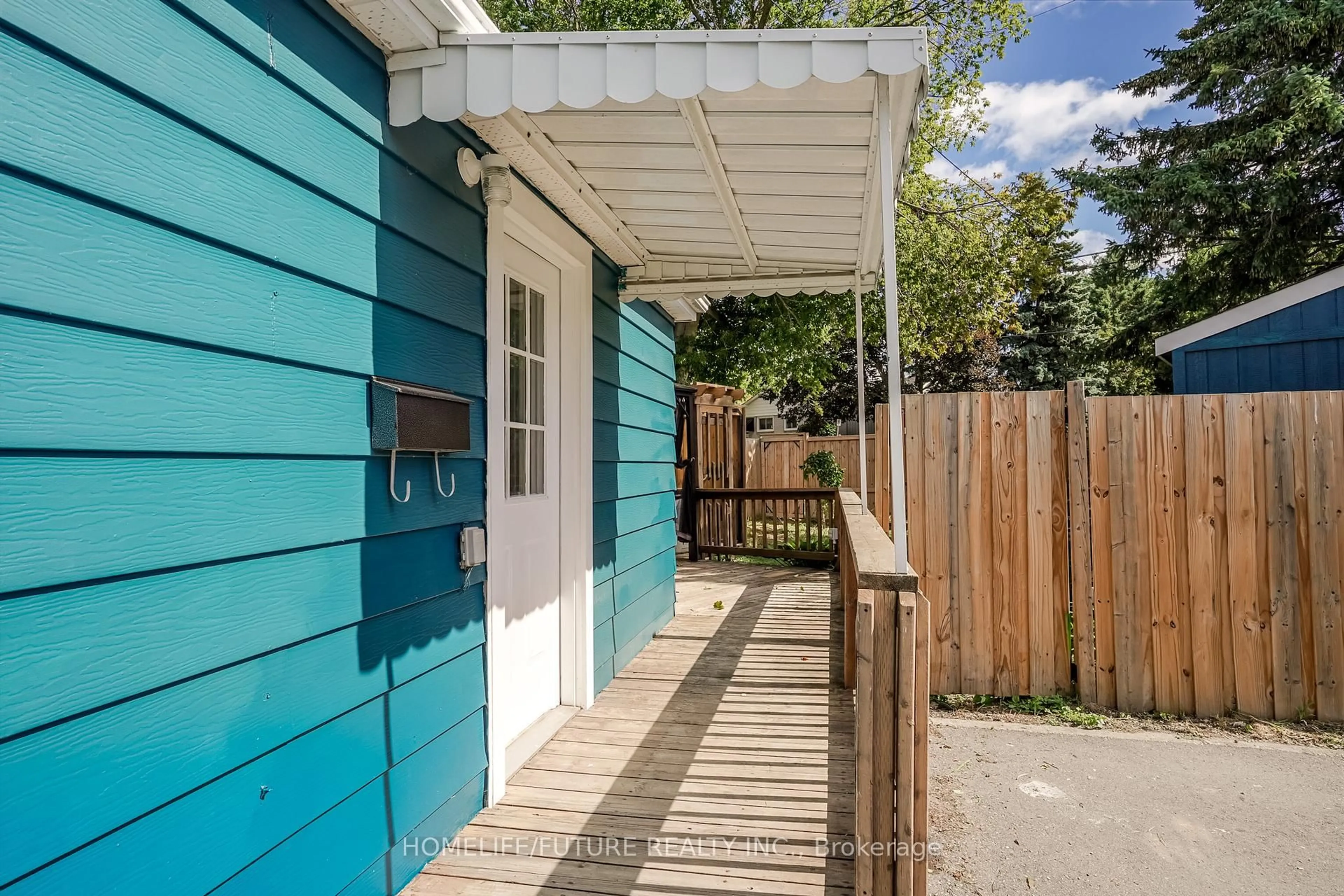 Patio, street for 9 Toronto Rd, Port Hope Ontario L1A 3R4