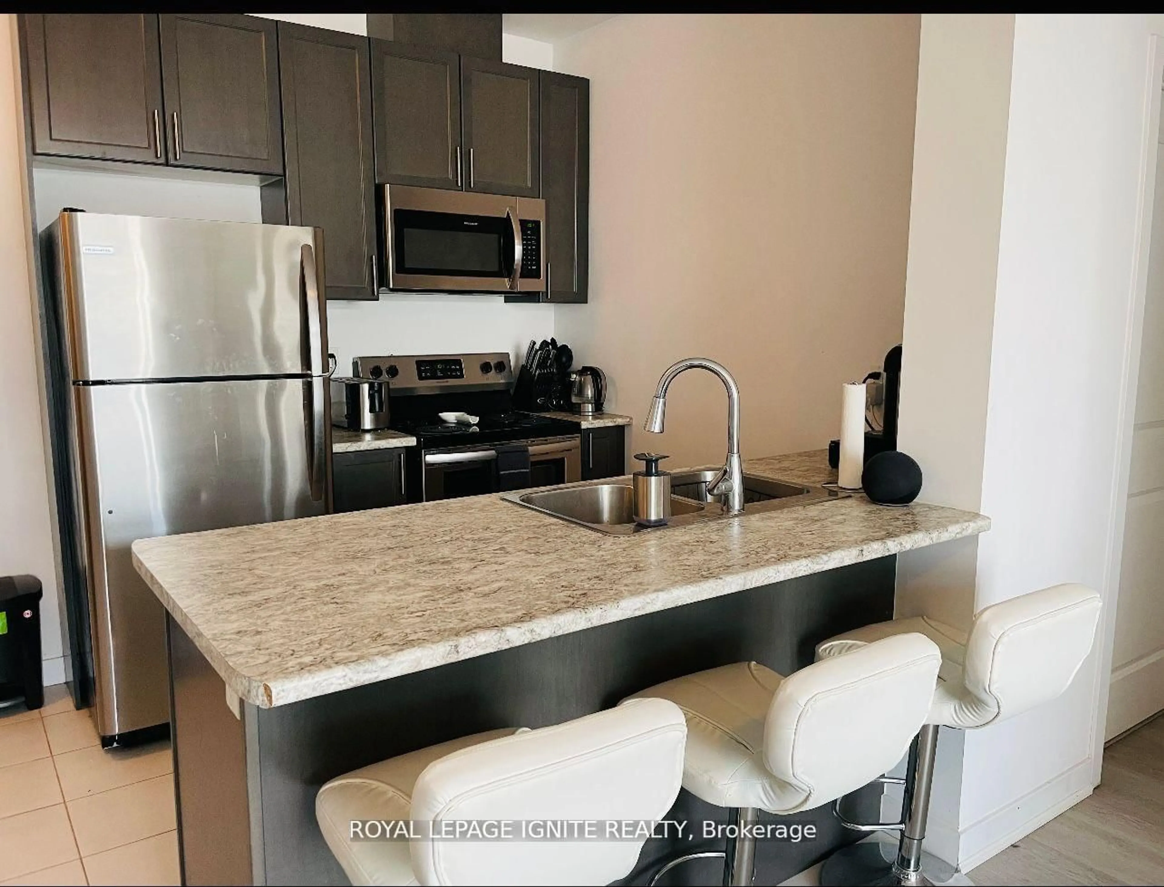 Open concept kitchen, ceramic/tile floor for 101 shoreview Pl #614, Hamilton Ontario L8E 0K2