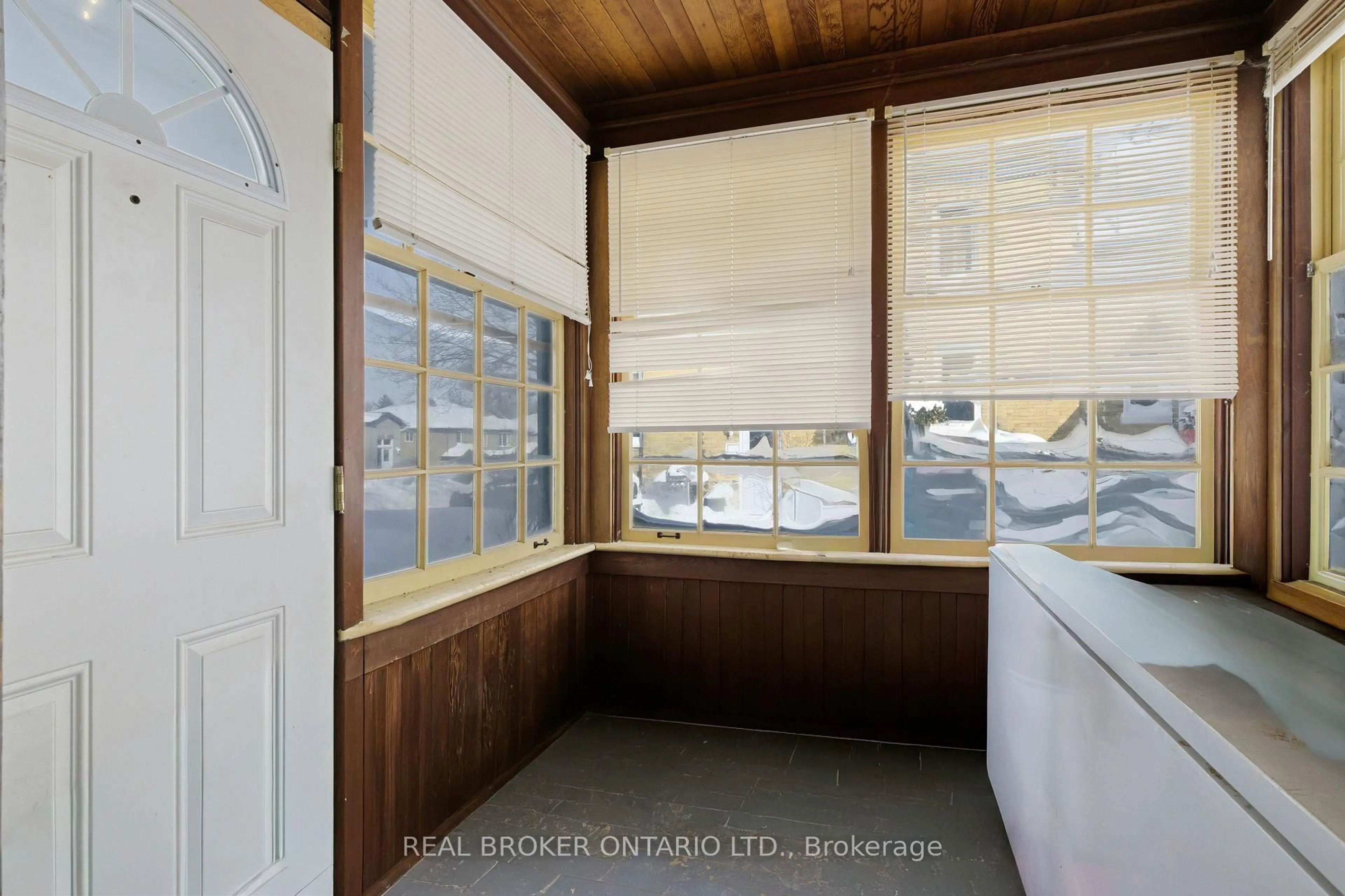 Unknown for 540 Wellington Ave, North Perth Ontario N4W 2J5