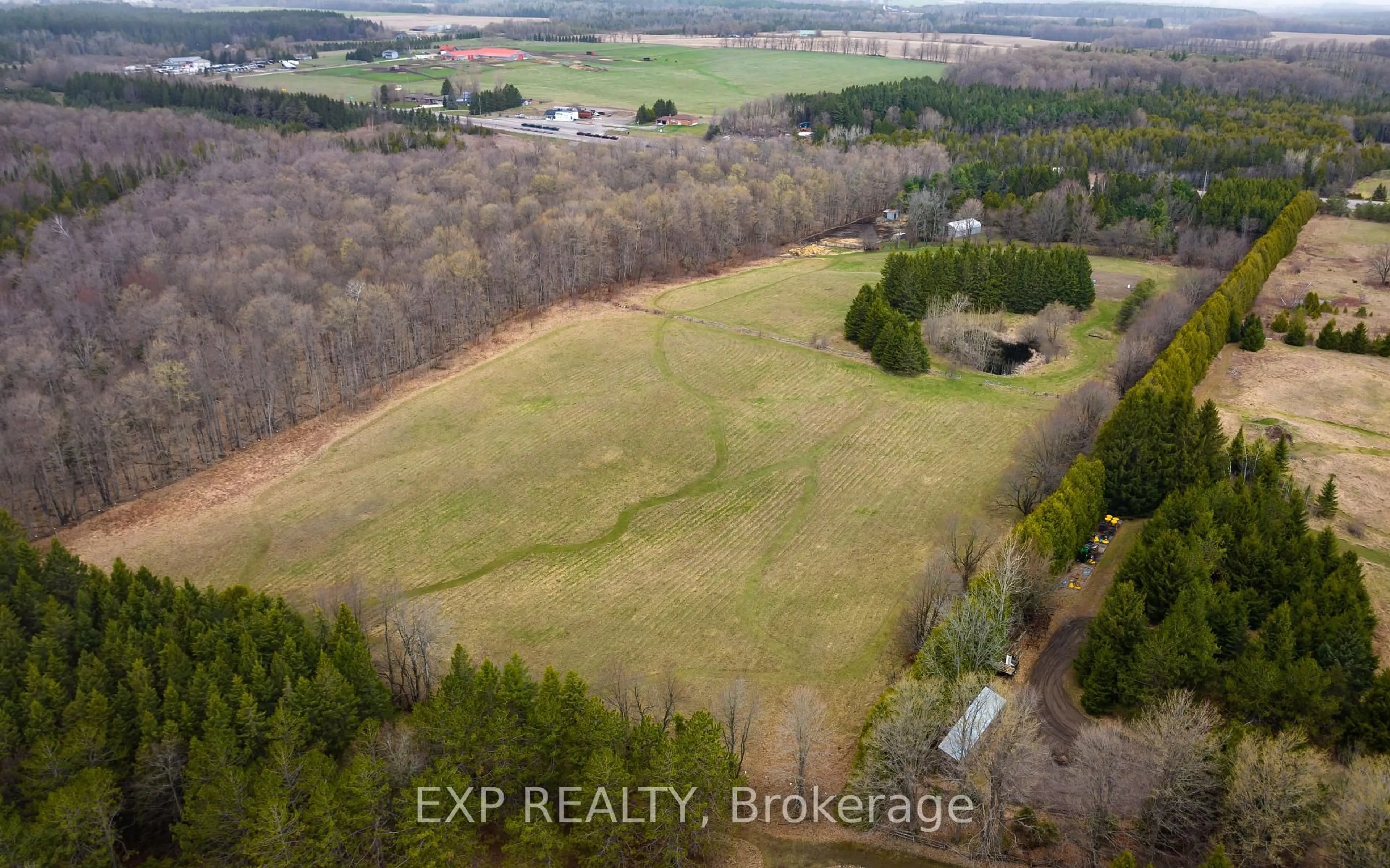 A pic from outside/outdoor area/front of a property/back of a property/a pic from drone, unknown for 506086 Highway 89 Highway, Mono Ontario L9V 1H7