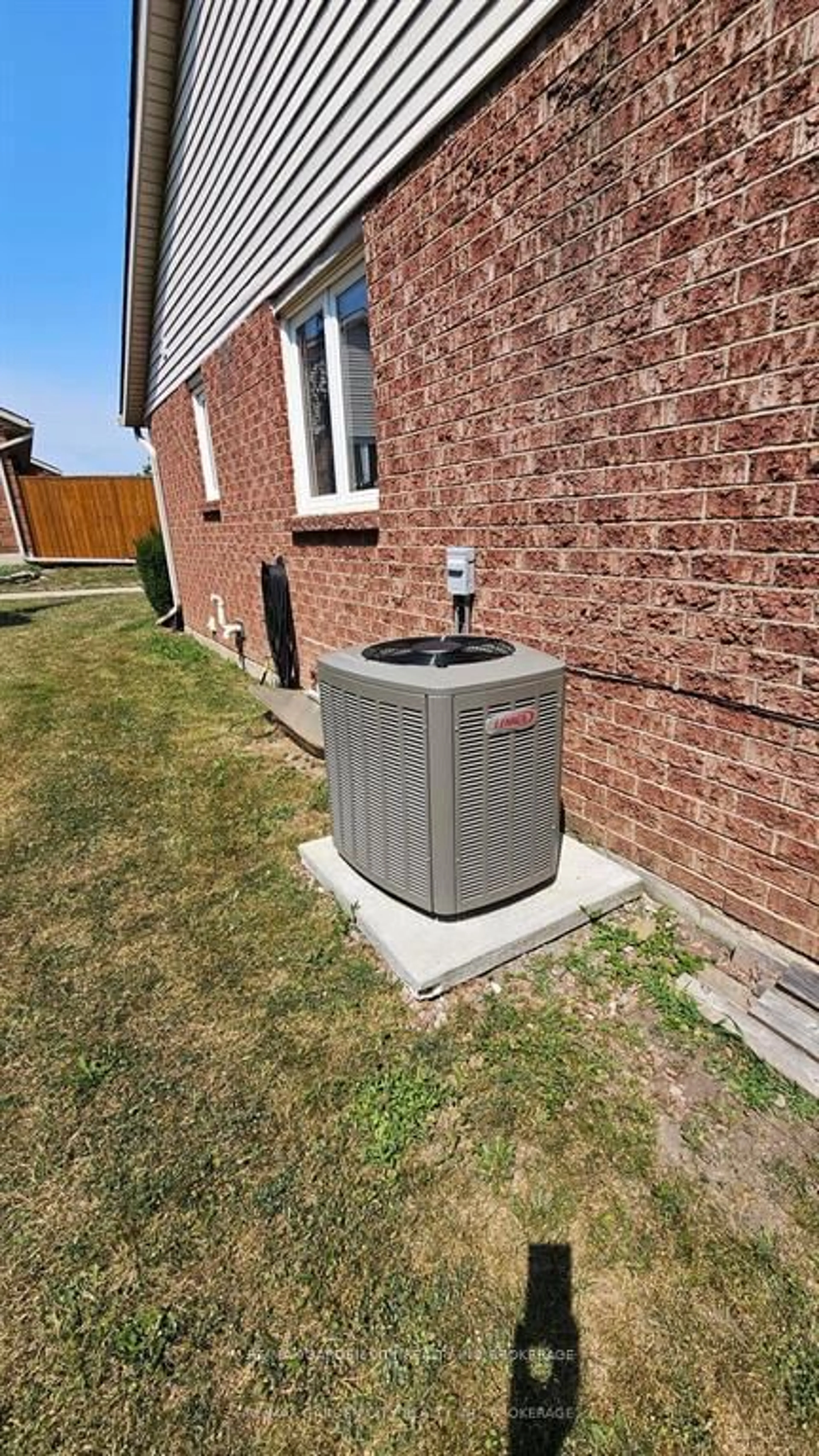 Home with vinyl exterior material, street for 122 BUNTING Rd #45, St. Catharines Ontario L2P 3X7