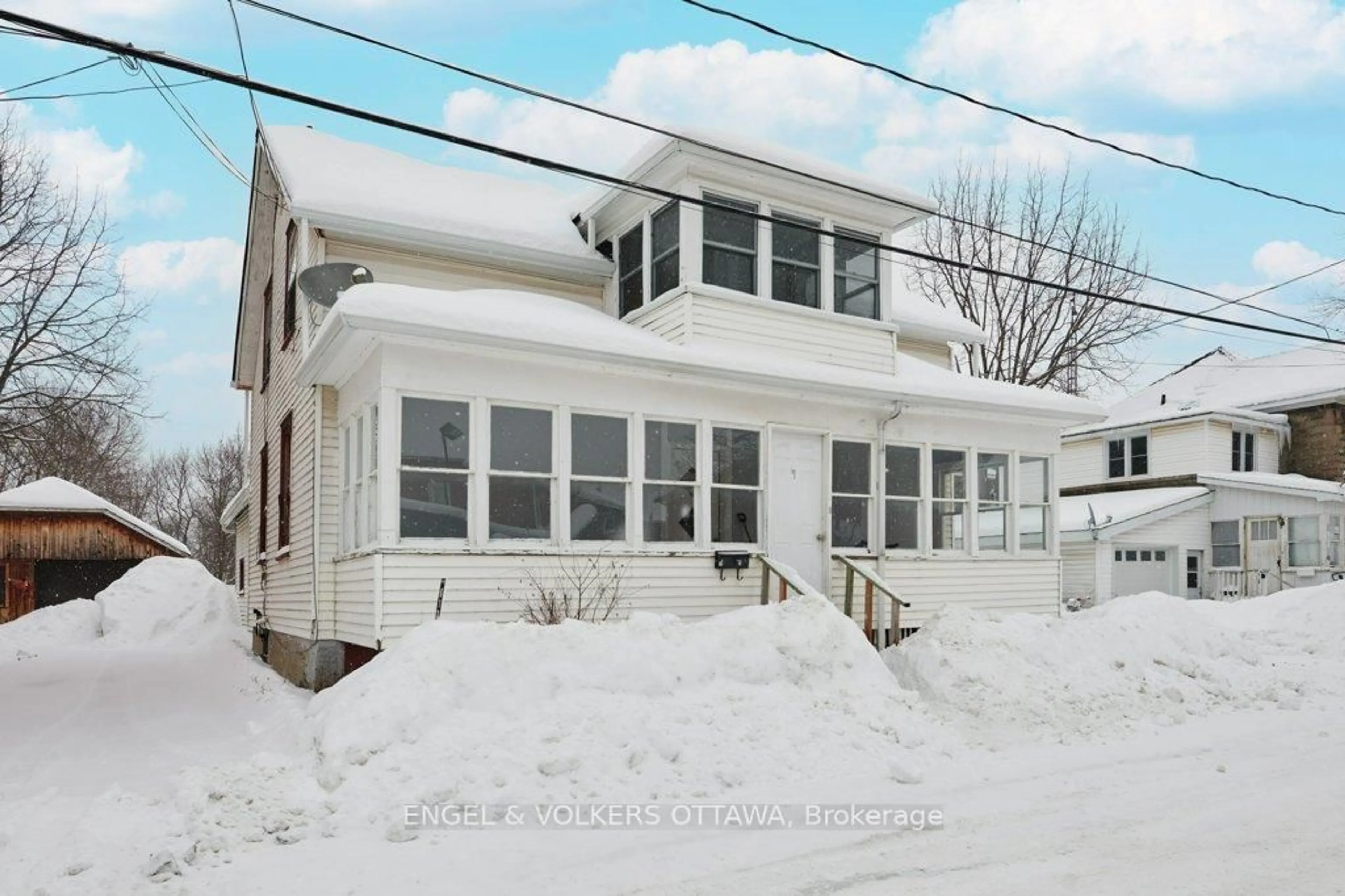 Unknown for 55 Ogden Ave, Smiths Falls Ontario K7A 2L9