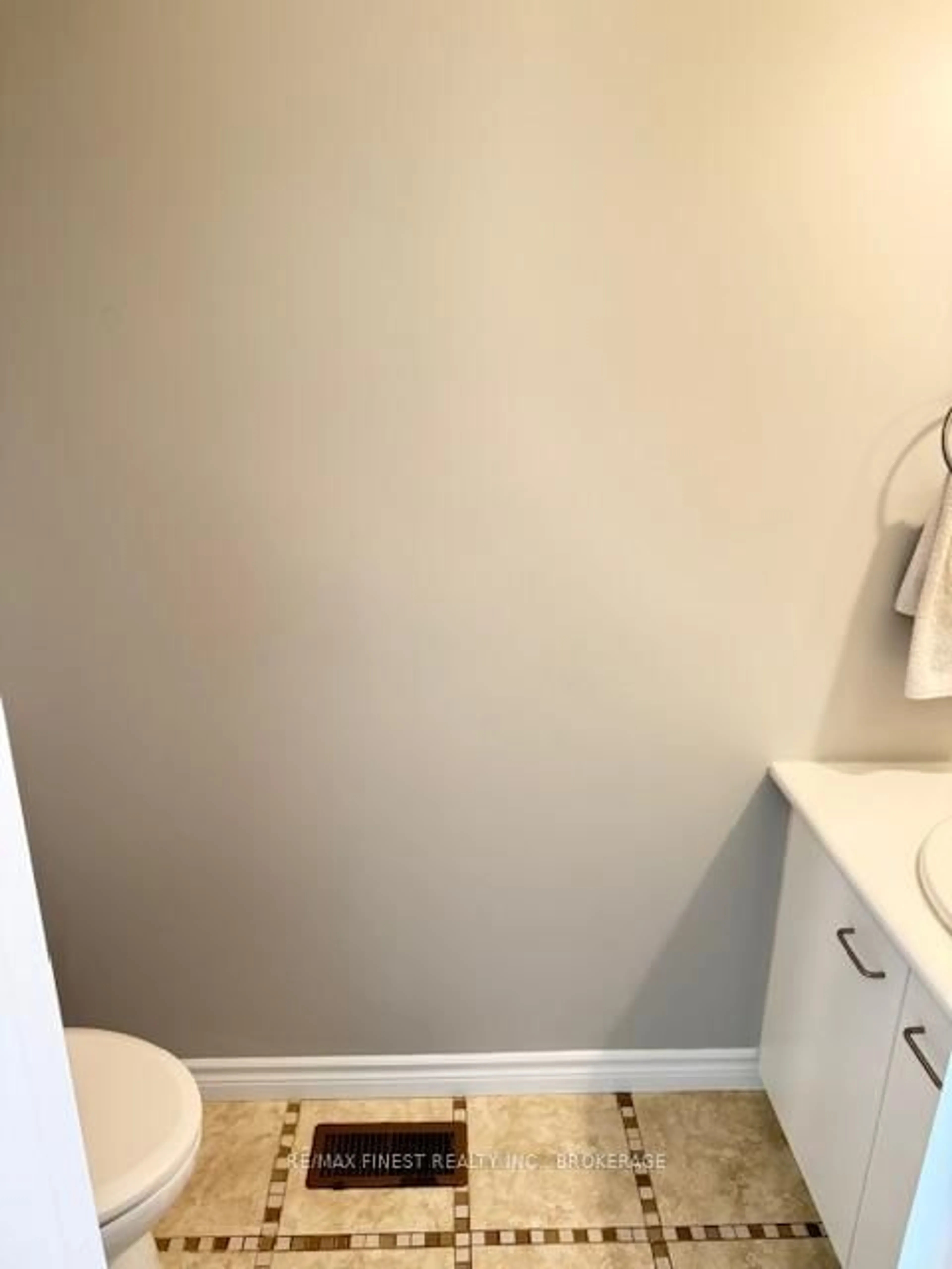 A pic of a room for 936 Killarney Cres, Kingston Ontario K7M 8E1