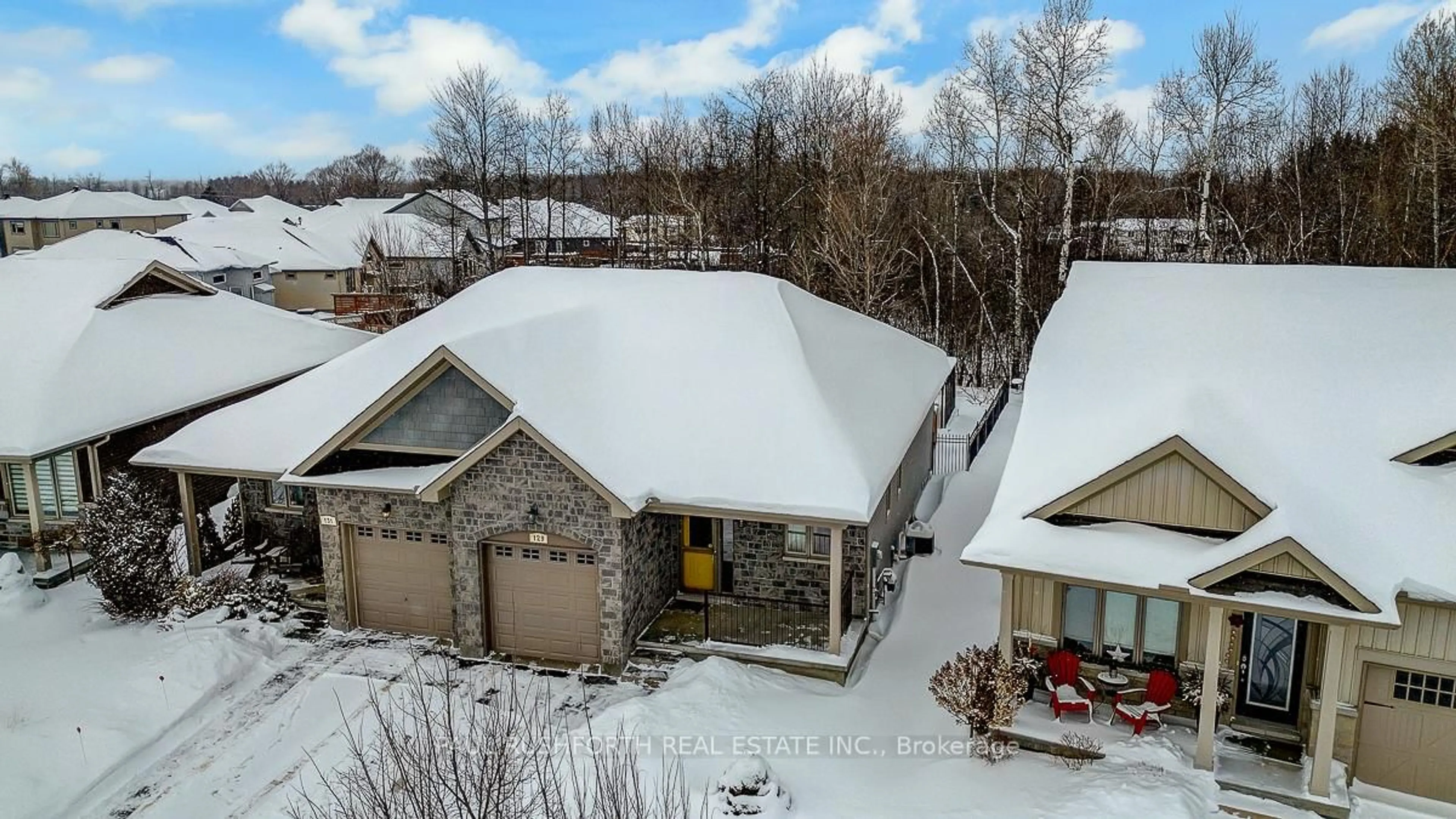 A pic from outside/outdoor area/front of a property/back of a property/a pic from drone, unknown for 129 Tradewinds Cres, North Grenville Ontario K0G 1J0