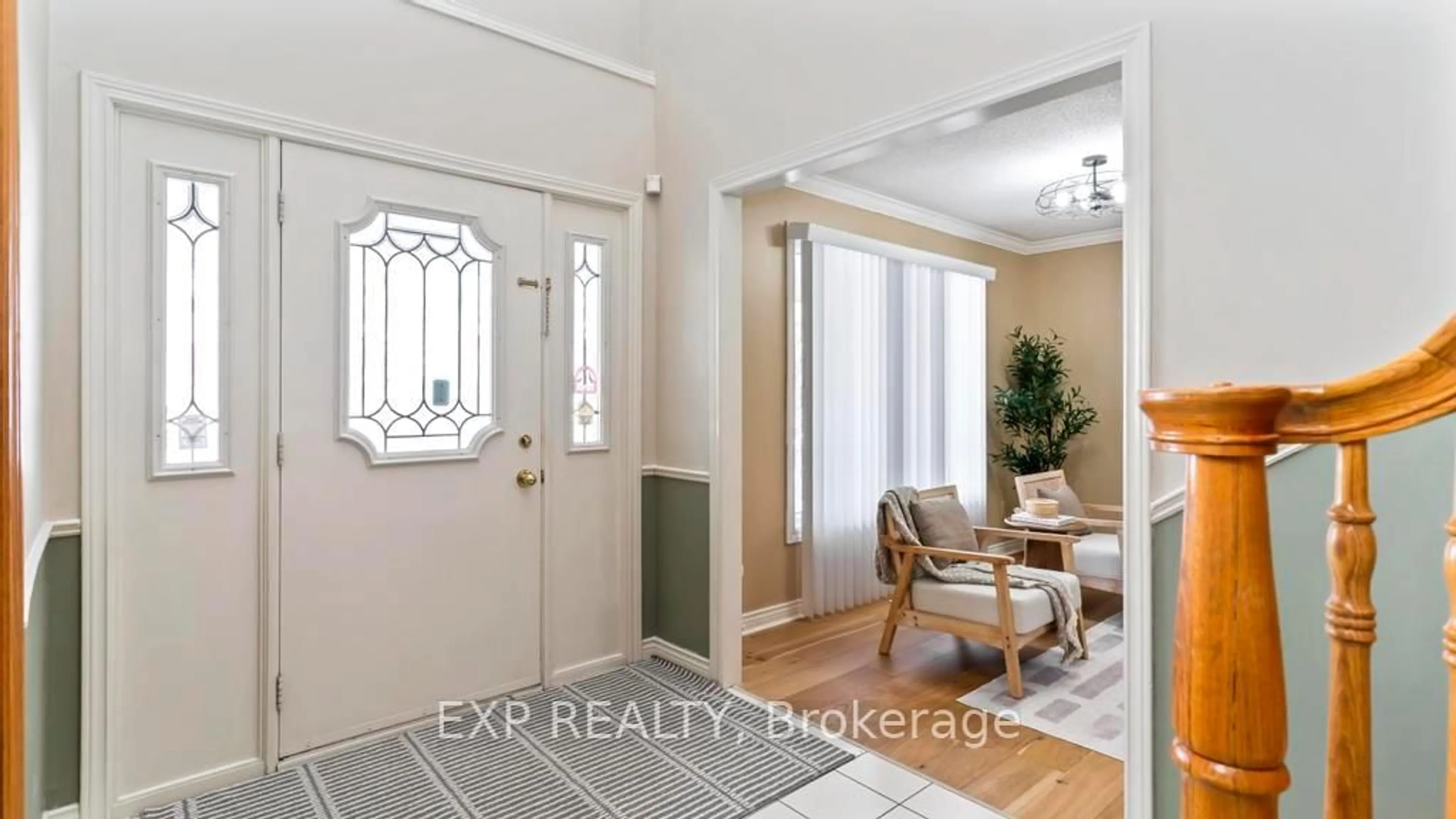 Indoor entryway for 488 Sunnyside Cres, London North Ontario N5X 3N7