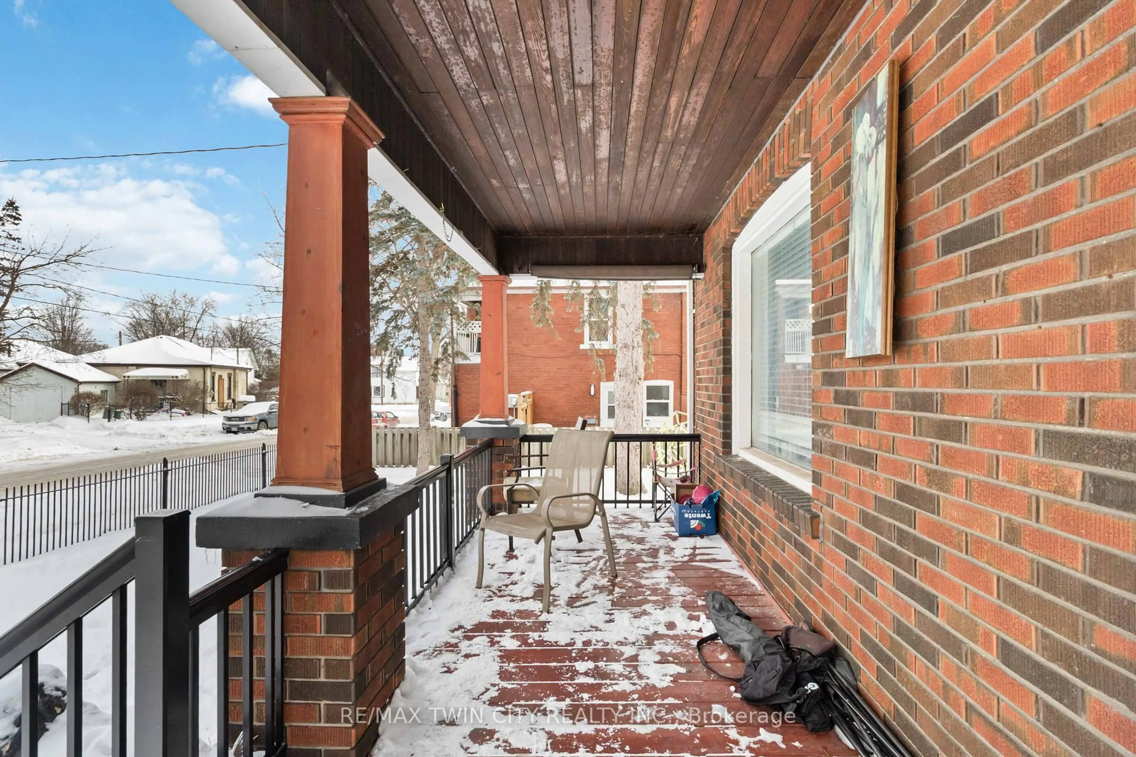 Patio, street for 45 Brighton Ave, Brantford Ontario N3S 1V8