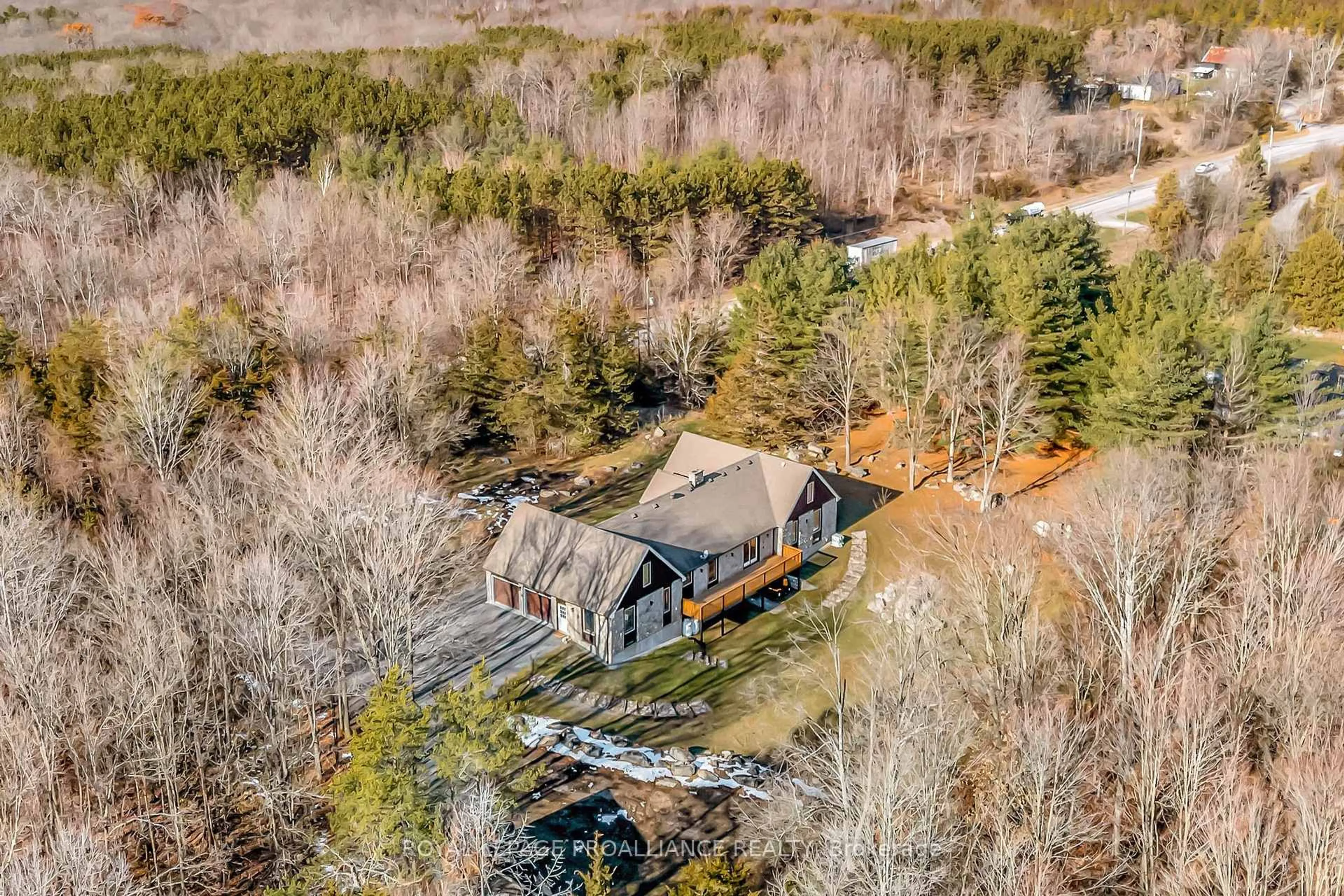 A pic from outside/outdoor area/front of a property/back of a property/a pic from drone, unknown for 510 MONEYMORE Rd, Belleville Ontario K0K 2Y0