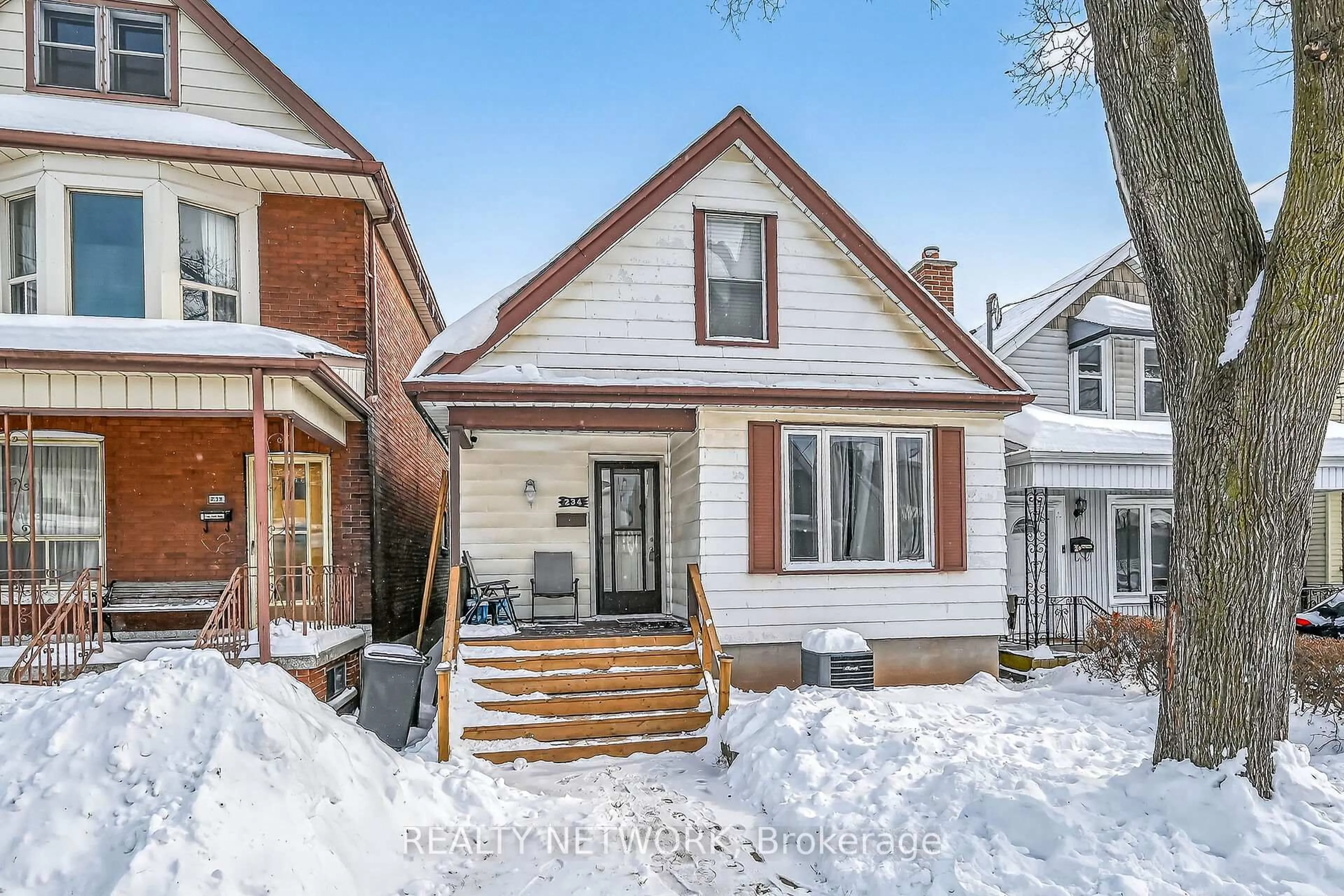 Home with brick exterior material, street for 234 Balmoral Ave, Hamilton Ontario L8L 7S2