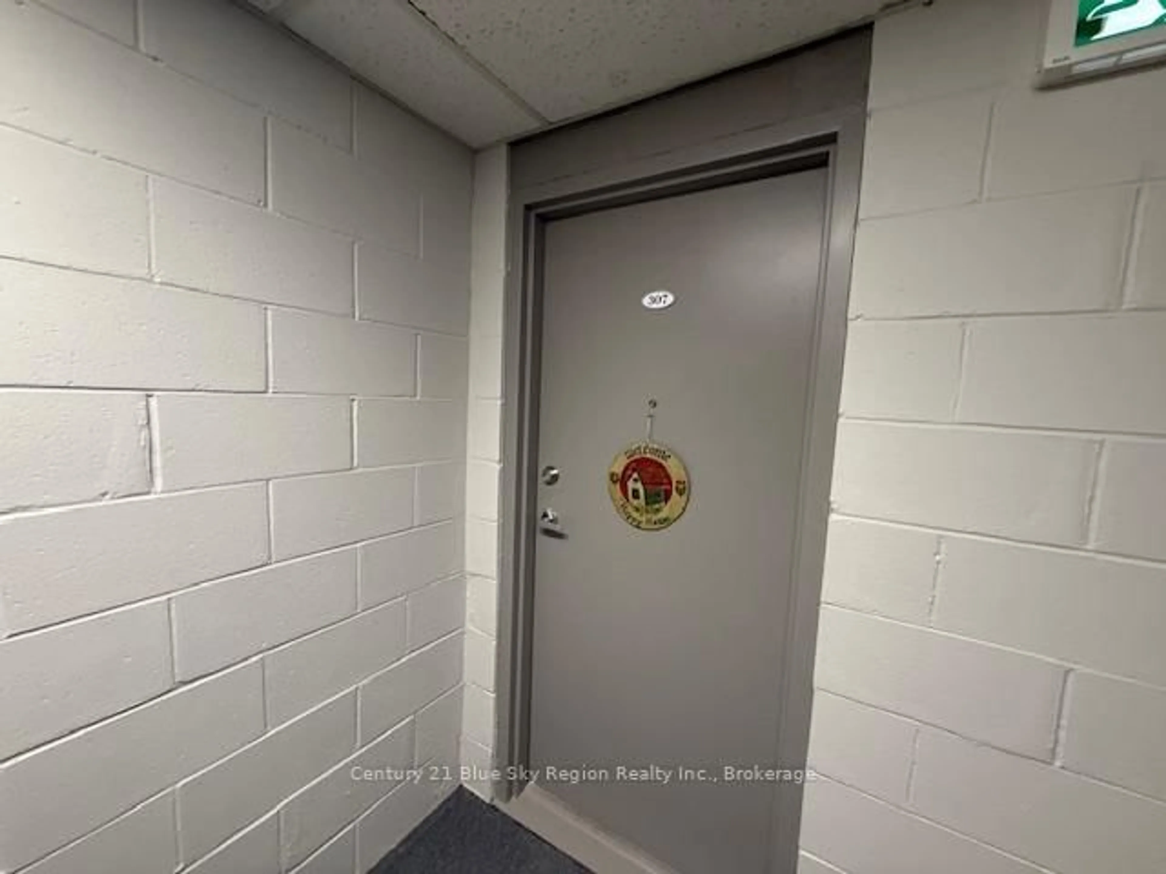 A pic of a room for 213 Leonard St ##307, North Bay Ontario P1B 5K3