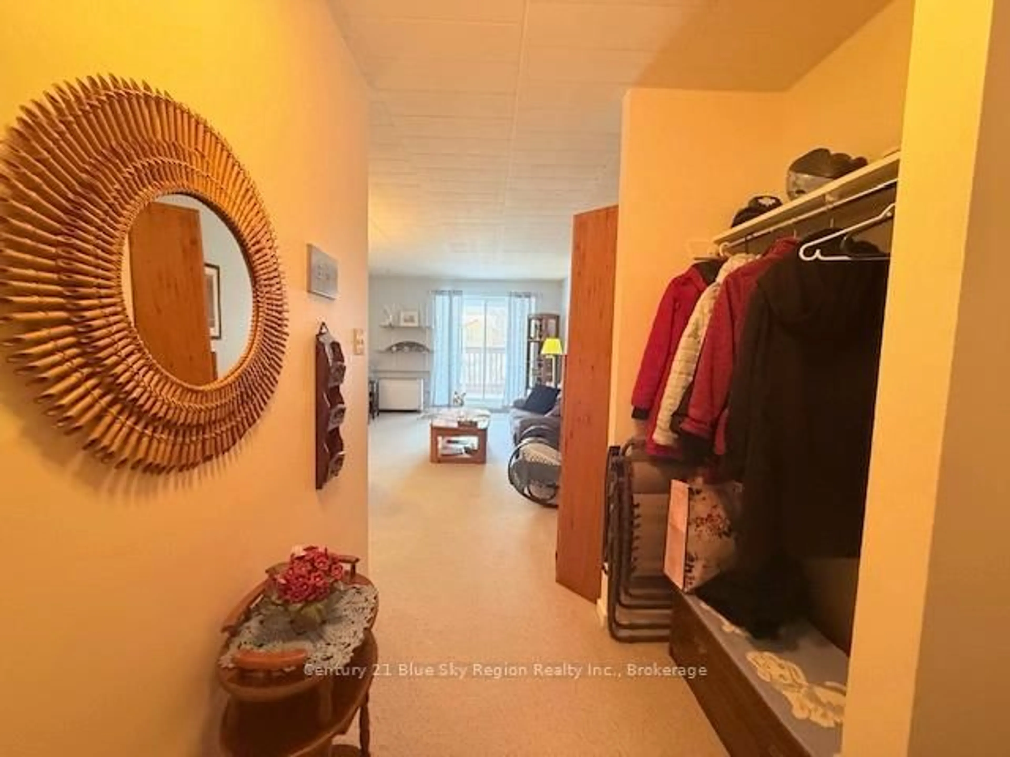 Indoor entryway for 213 Leonard St ##307, North Bay Ontario P1B 5K3