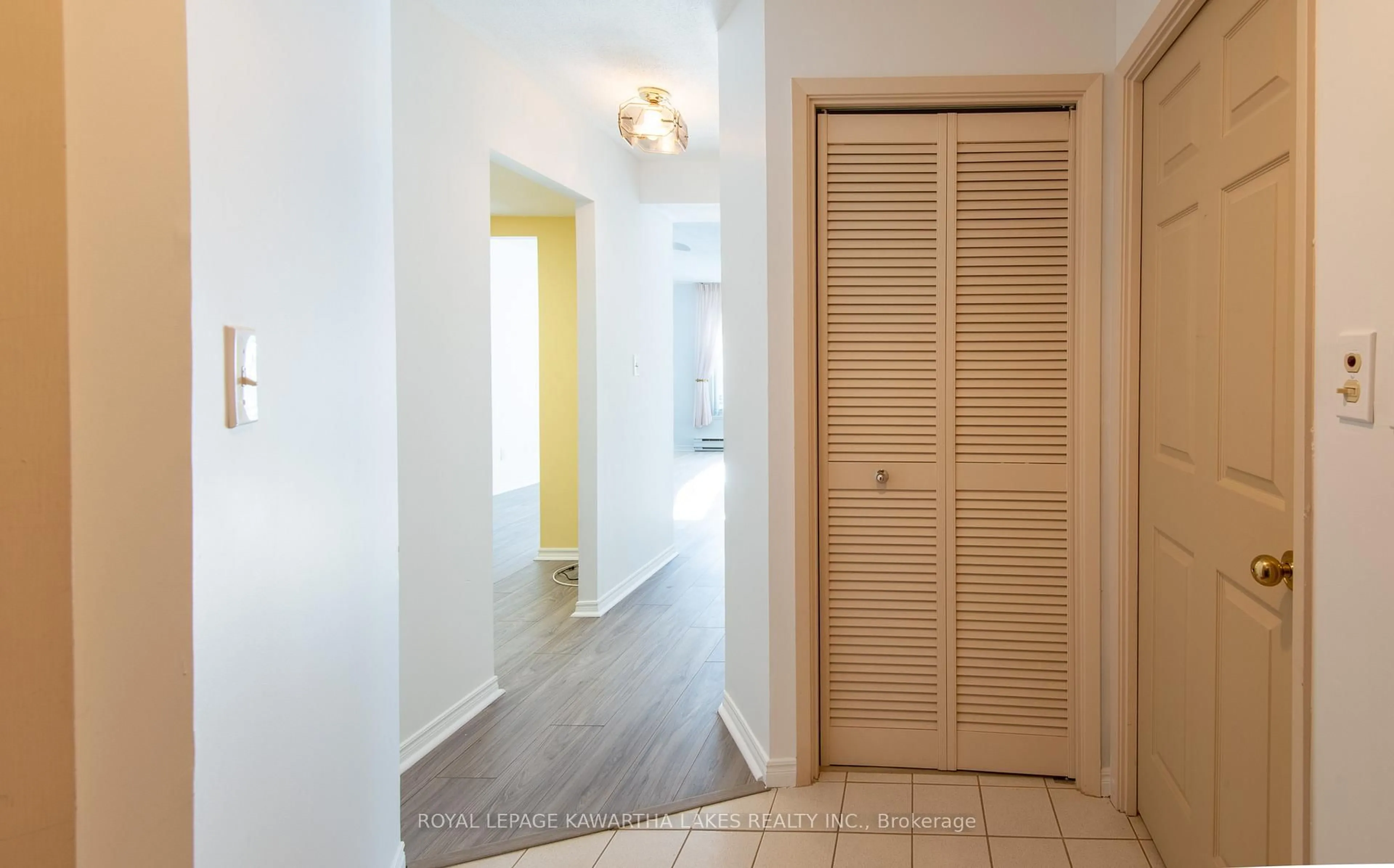 Indoor entryway for 2 Heritage Way #108, Kawartha Lakes Ontario K9V 5P5