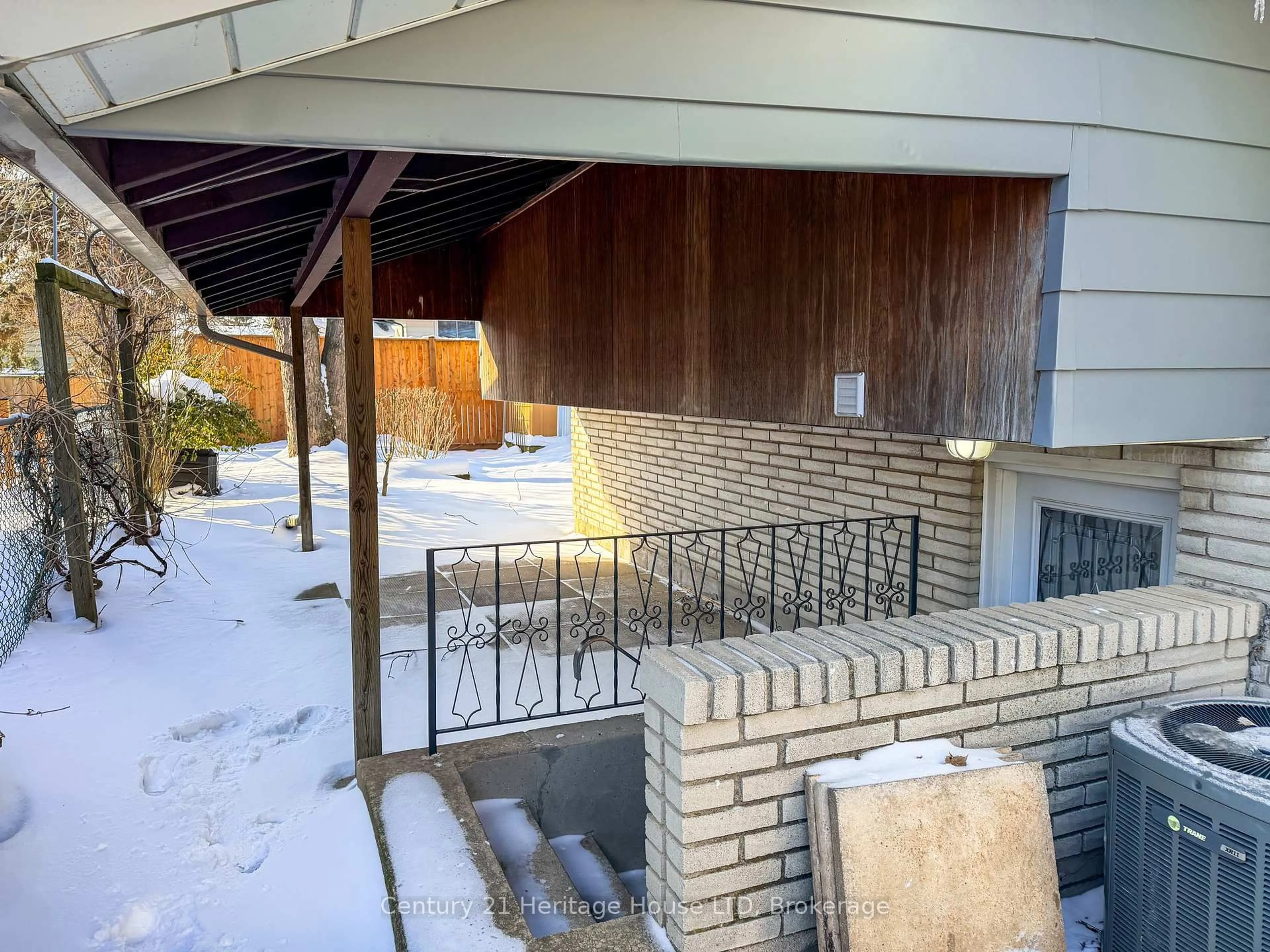 Unknown for 387 First Ave, Welland Ontario L3C 5R3