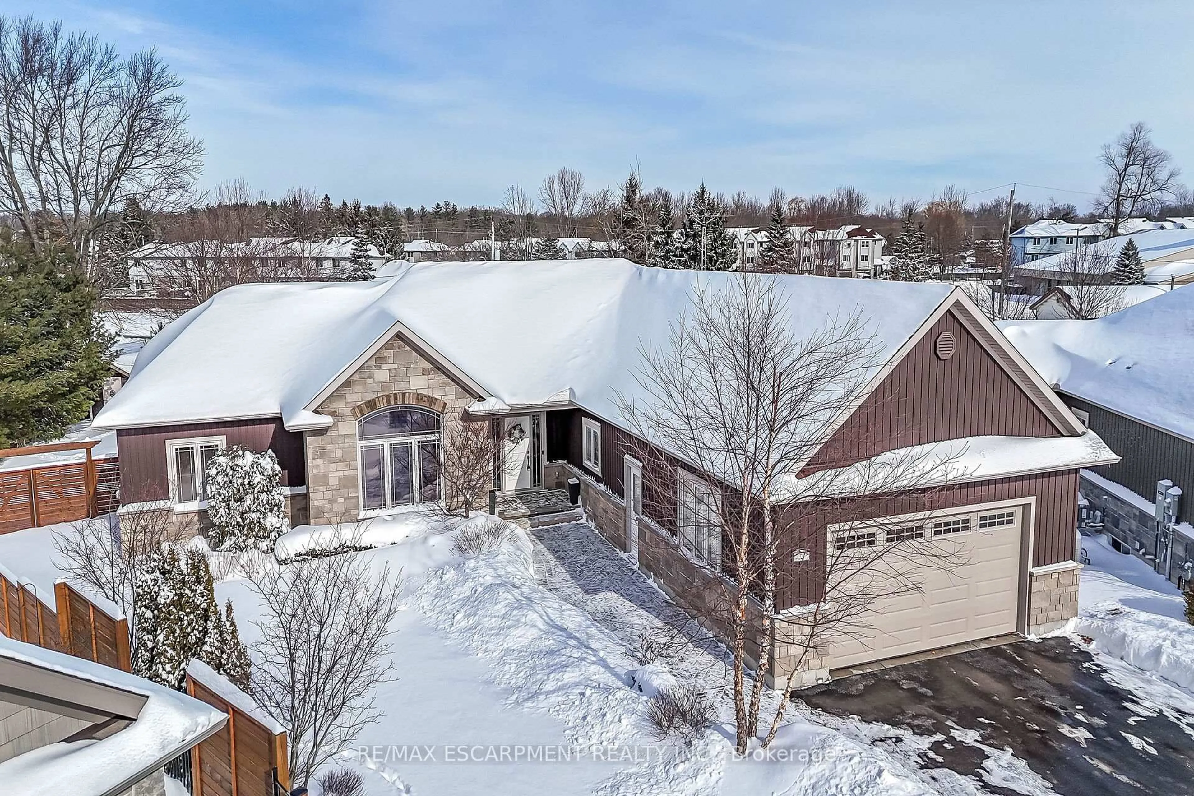 A pic from outside/outdoor area/front of a property/back of a property/a pic from drone, street for 49 Postma Dr, Haldimand Ontario N1A 0B2